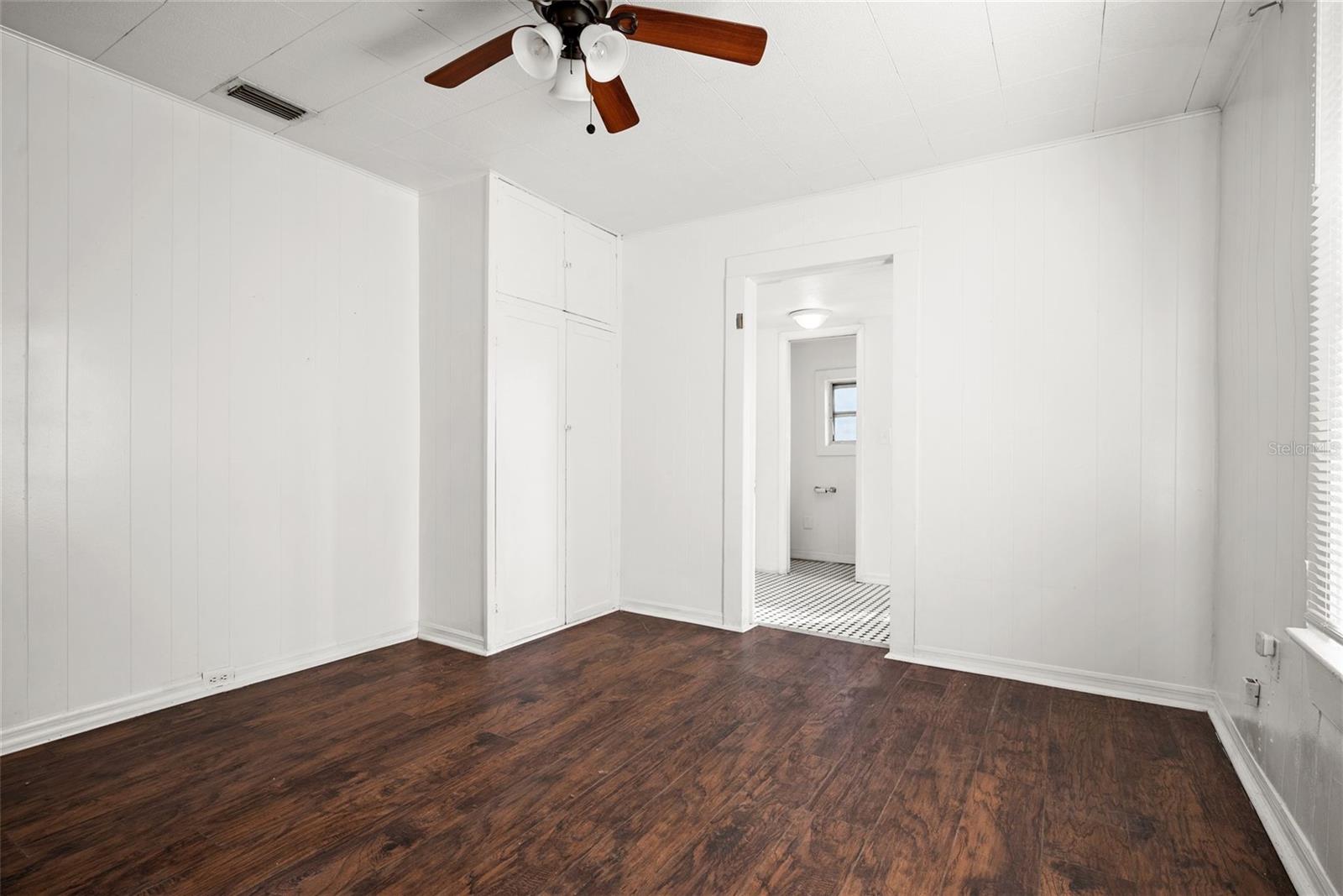 211 E CLUSTER AVE — photo 12