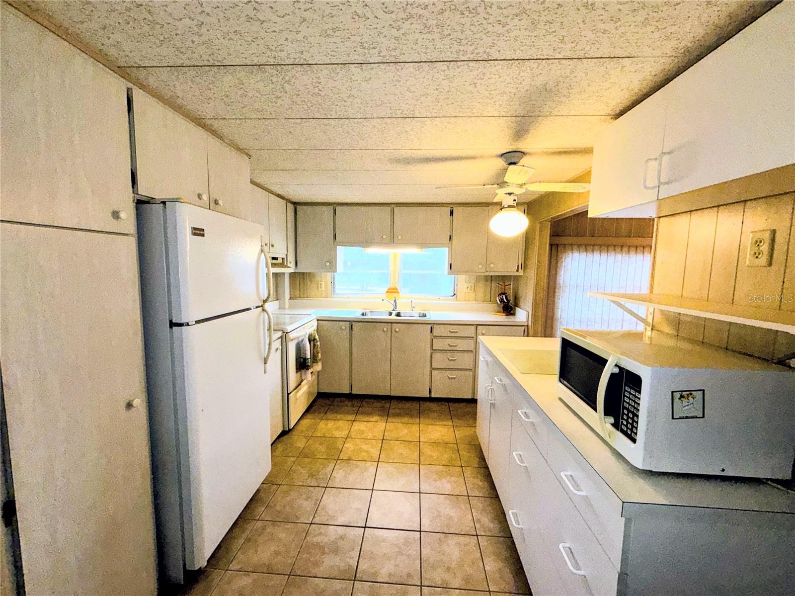 864 S GREEN CIR — photo 5
