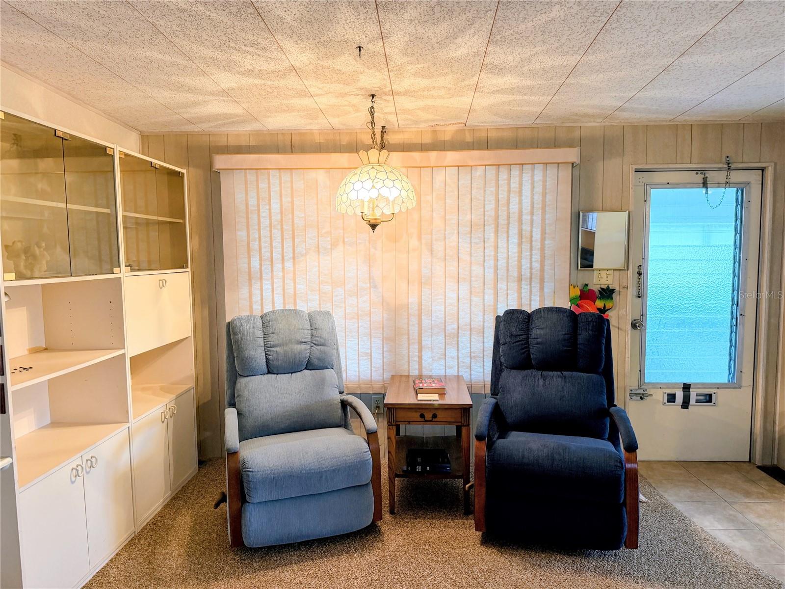 864 S GREEN CIR — photo 2