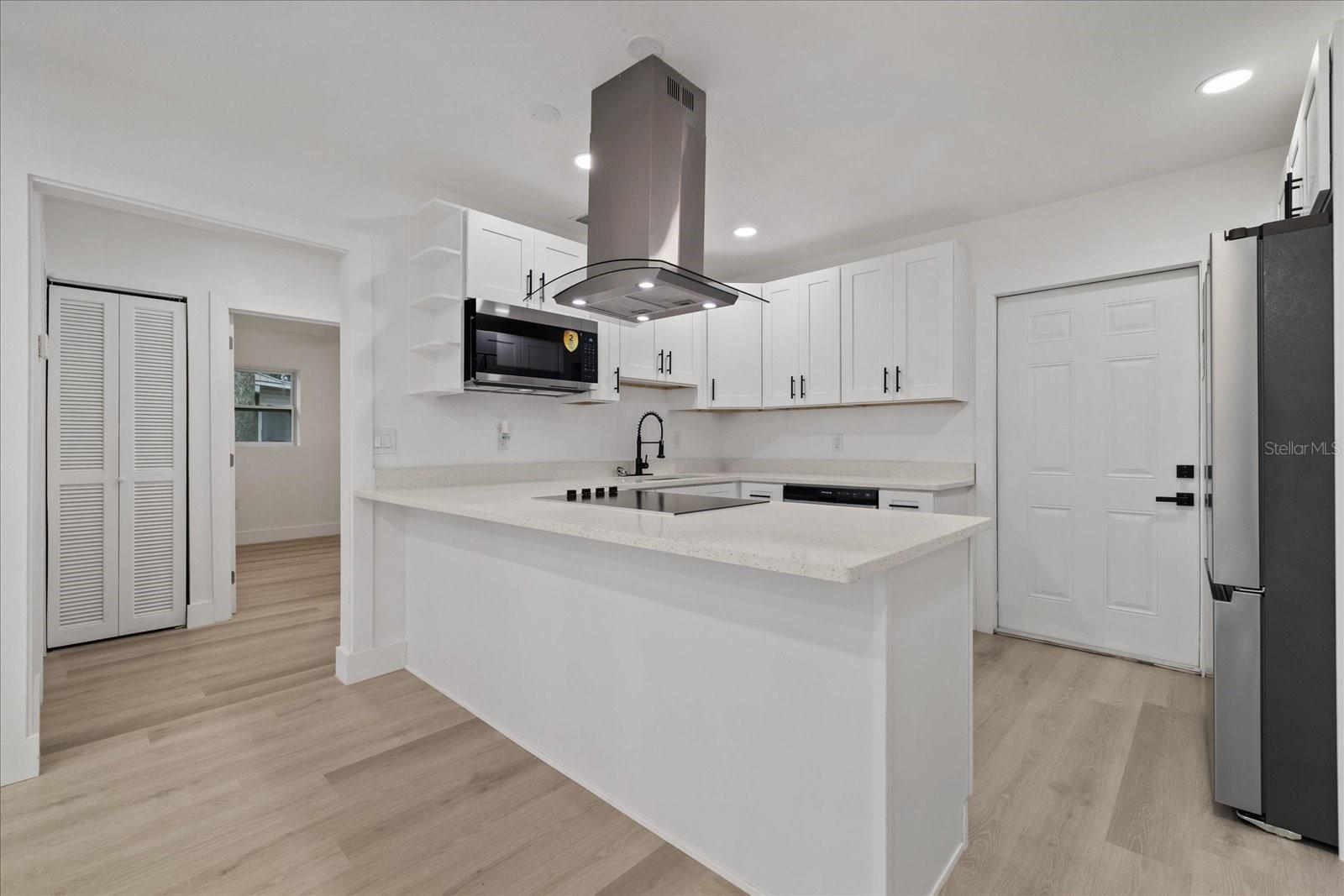 7361 ROYAL PALM DR — photo 4