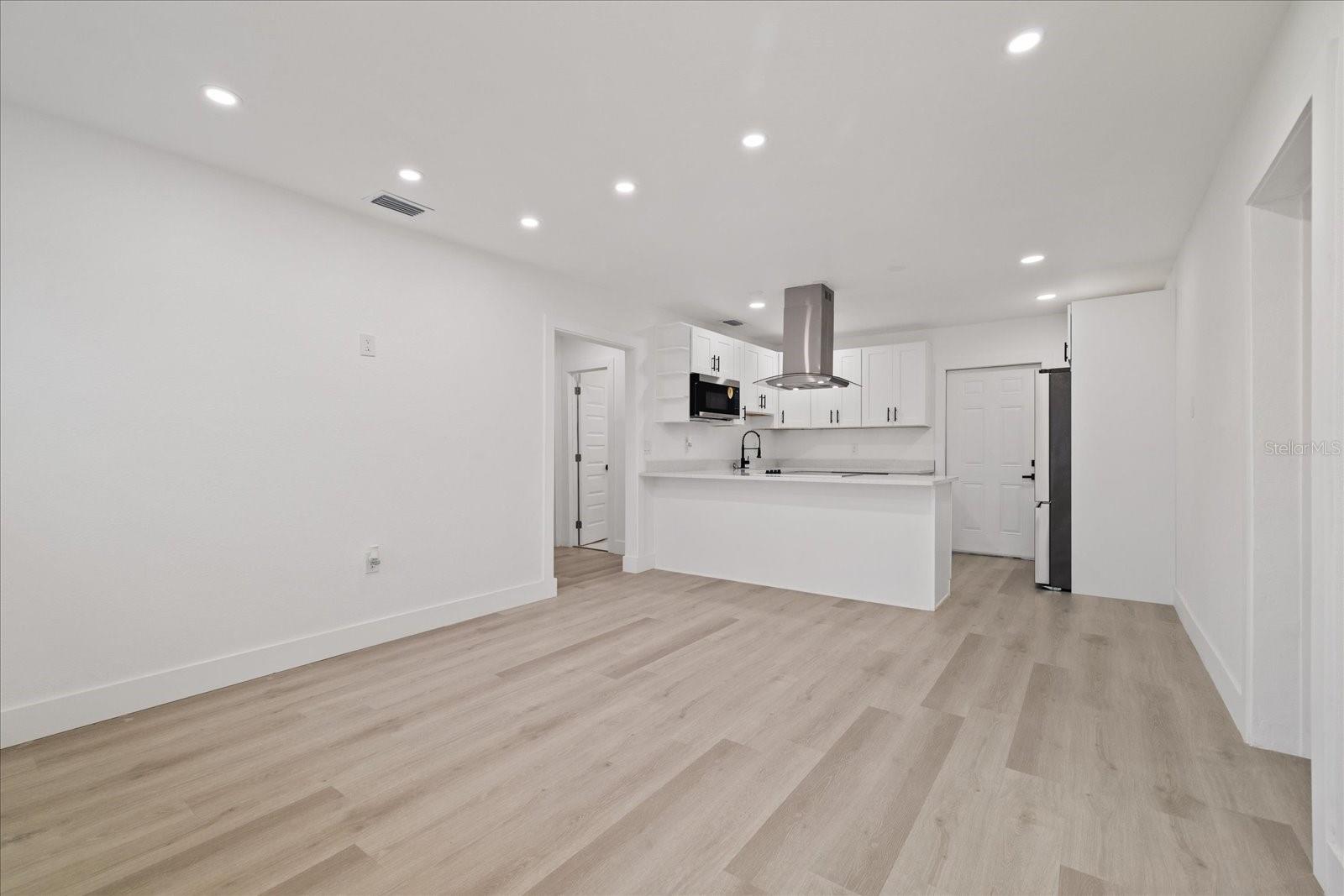 7361 ROYAL PALM DR — photo 3