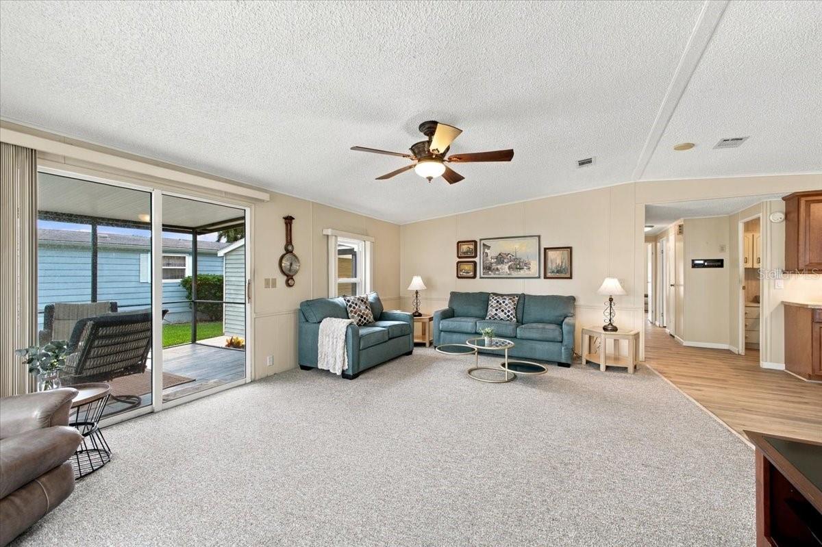 4 MEADOWLARK CIR — photo 9