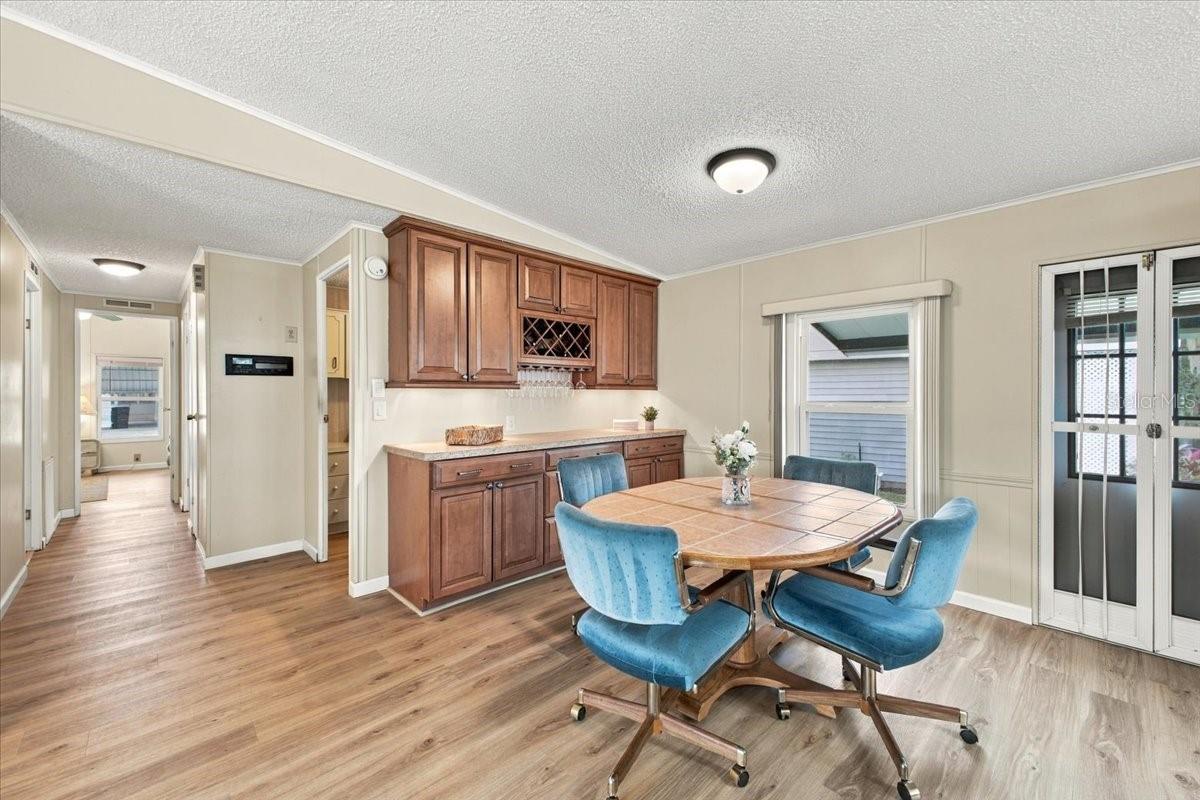4 MEADOWLARK CIR — photo 17