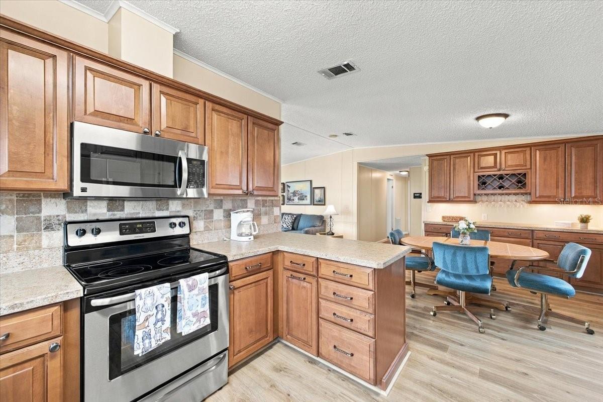 4 MEADOWLARK CIR — photo 15