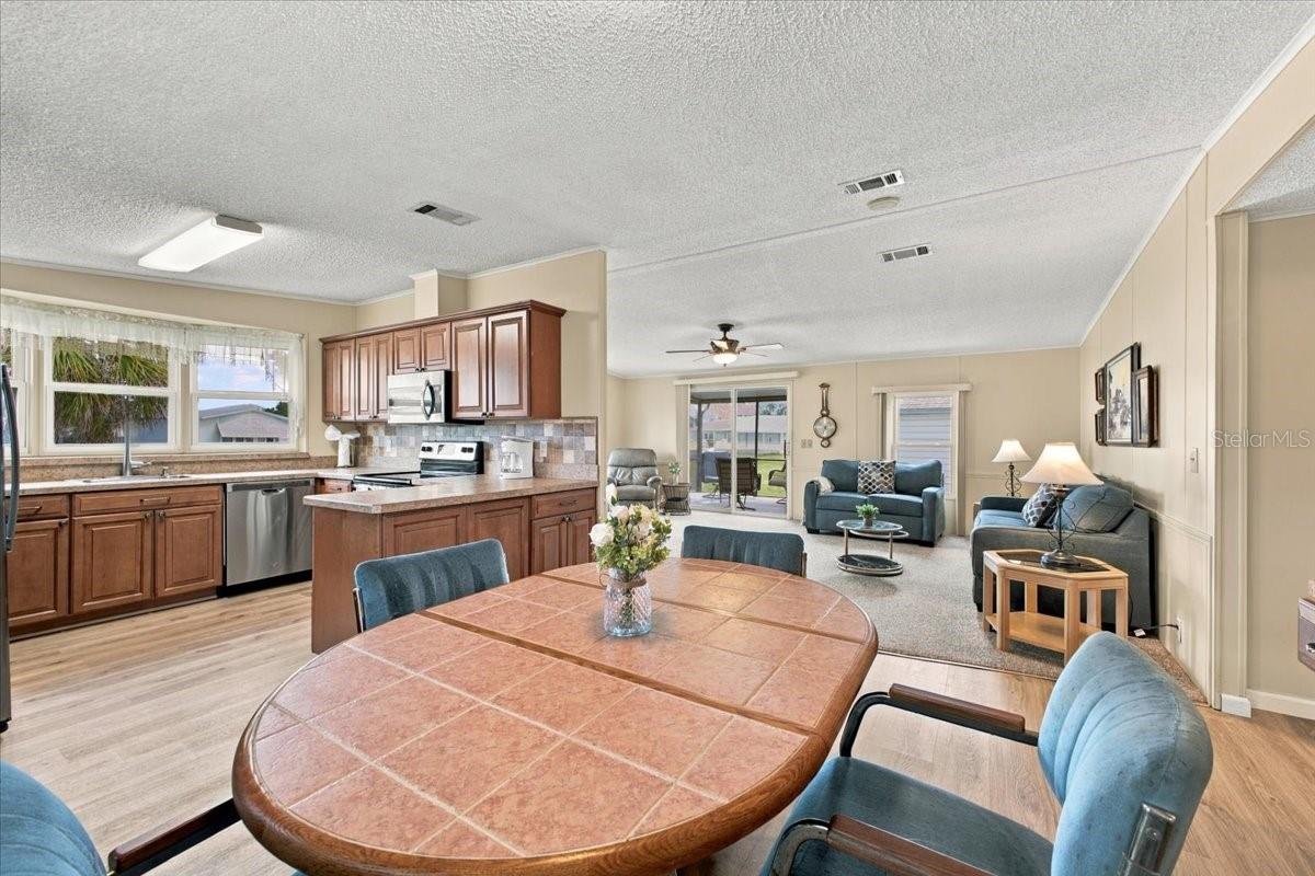 4 MEADOWLARK CIR — photo 18