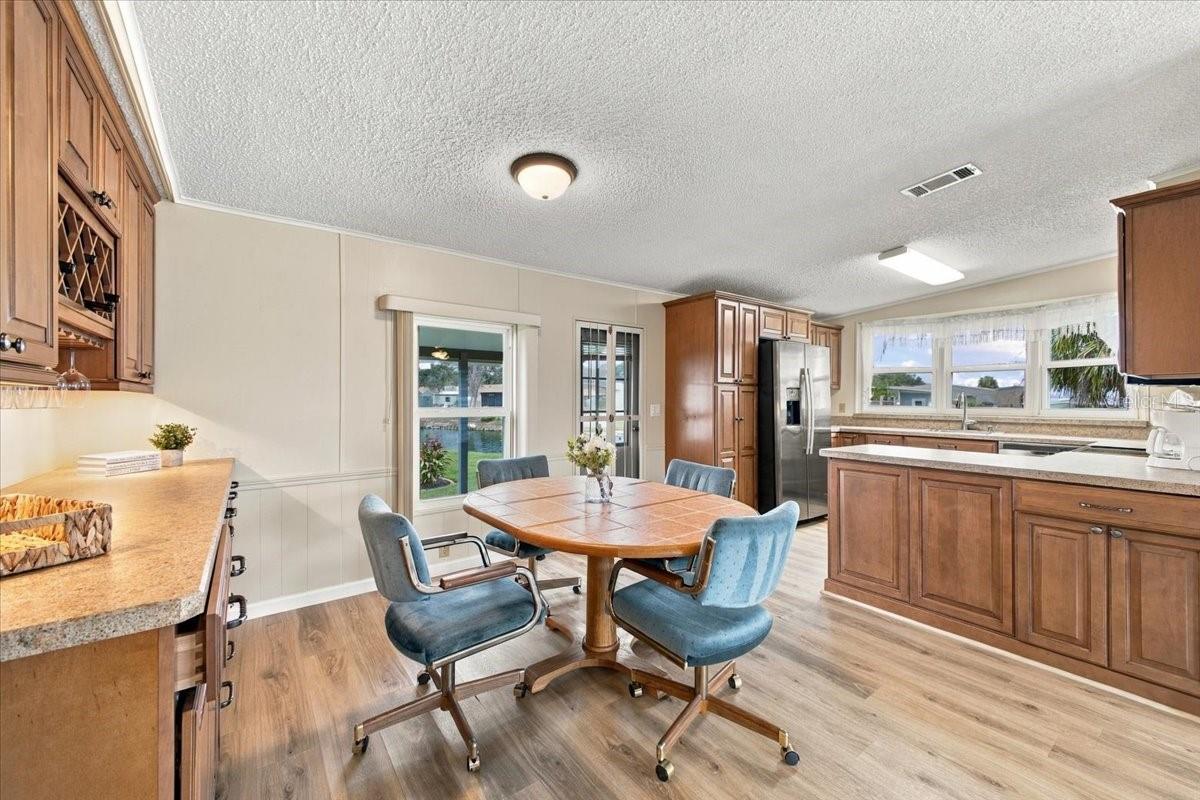 4 MEADOWLARK CIR — photo 19