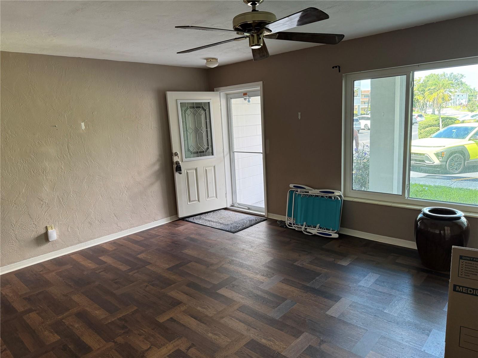 2020 WORLD PARKWAY BLVD #8 — photo 2