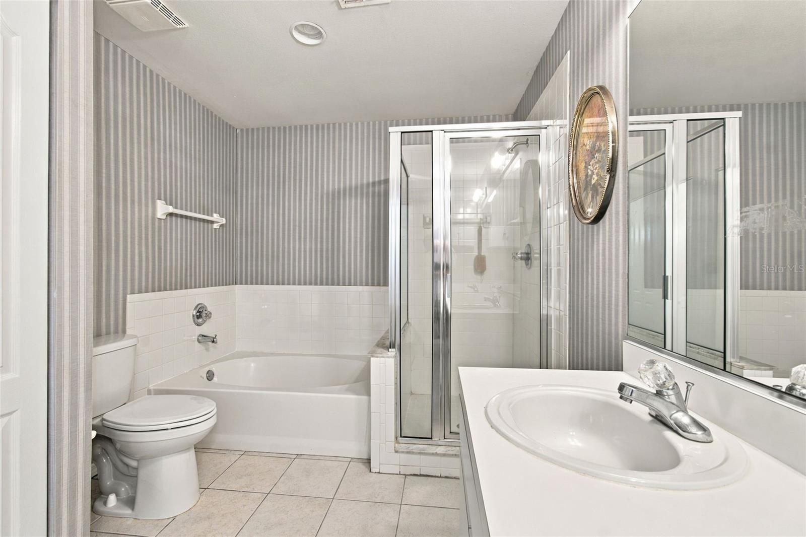 610 LAKEMONT DR — photo 8