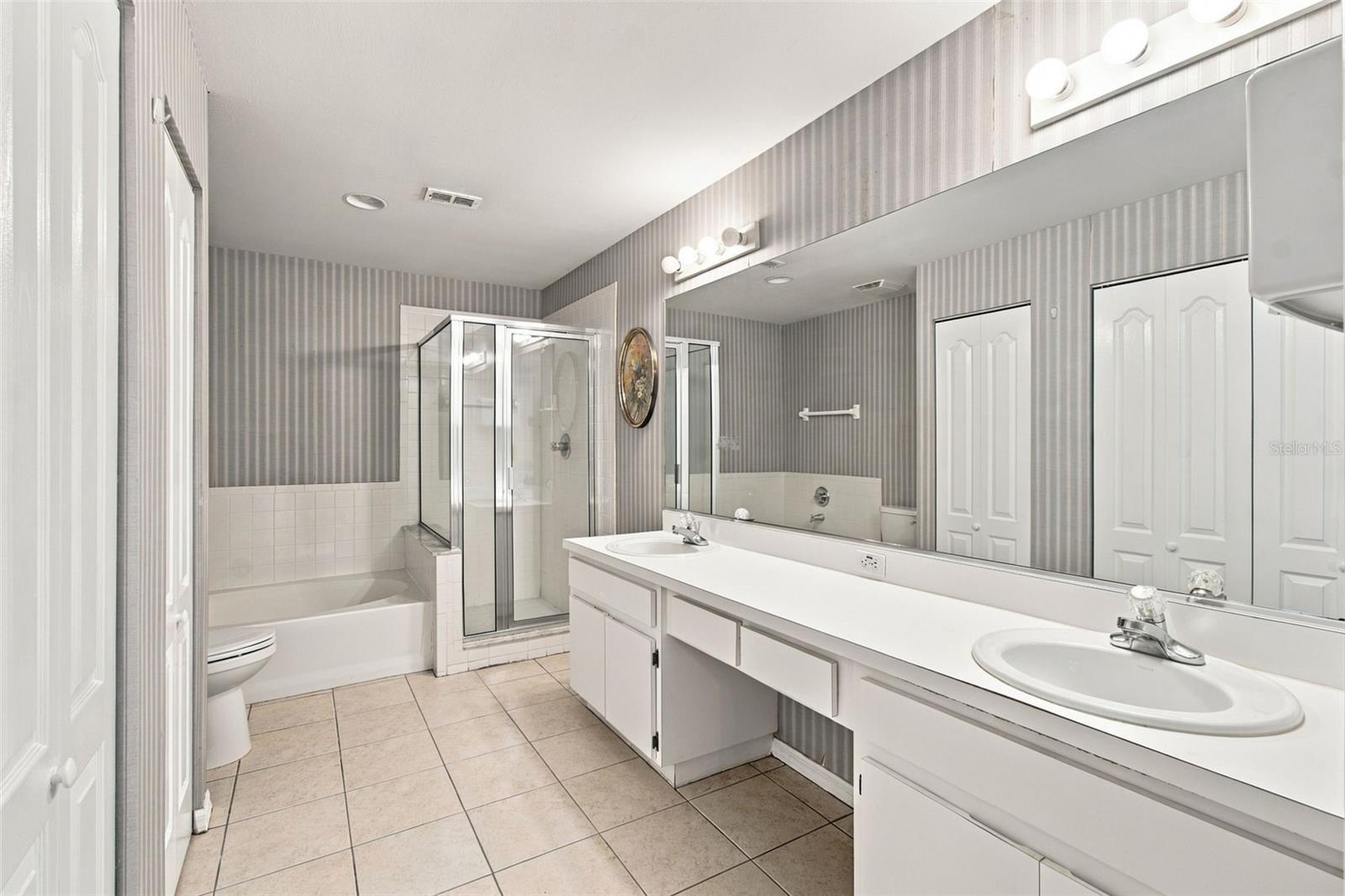 610 LAKEMONT DR — photo 9