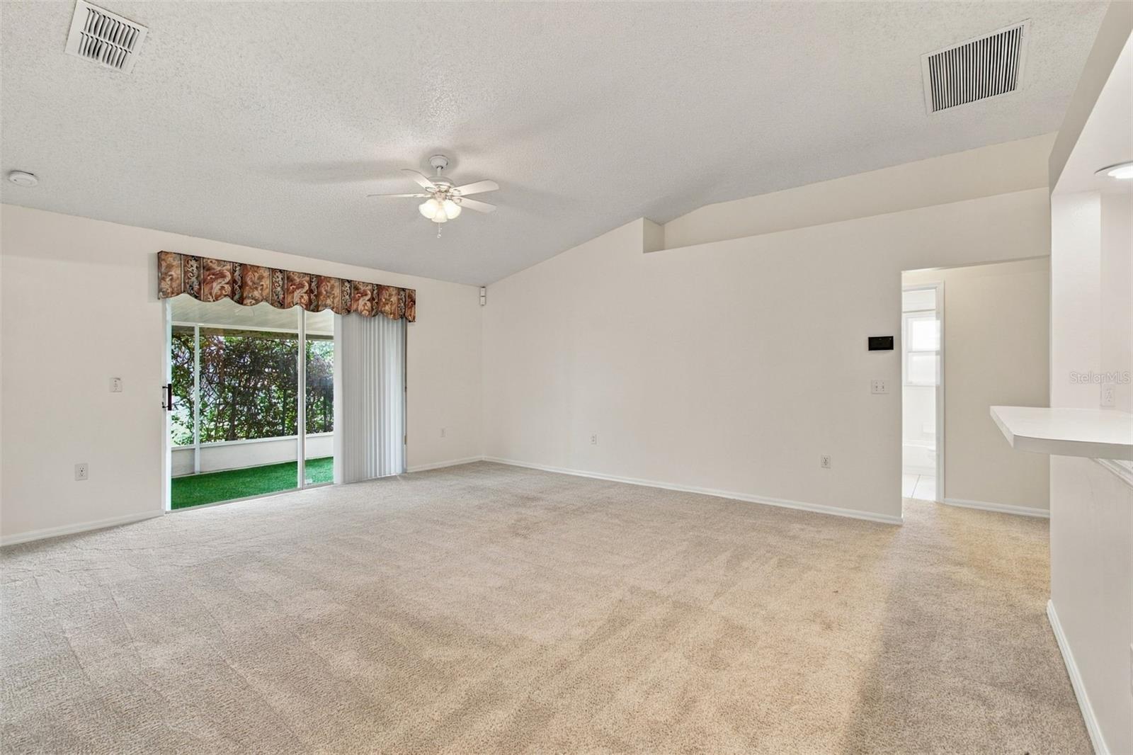610 LAKEMONT DR — photo 5