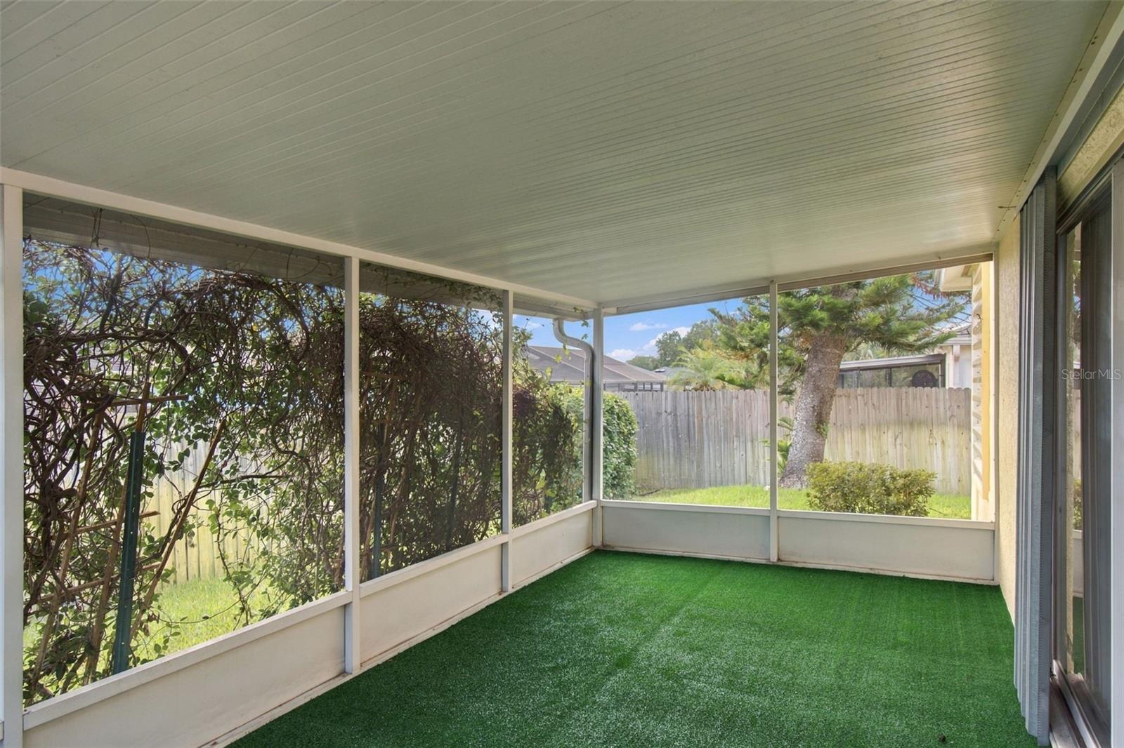 610 LAKEMONT DR — photo 13
