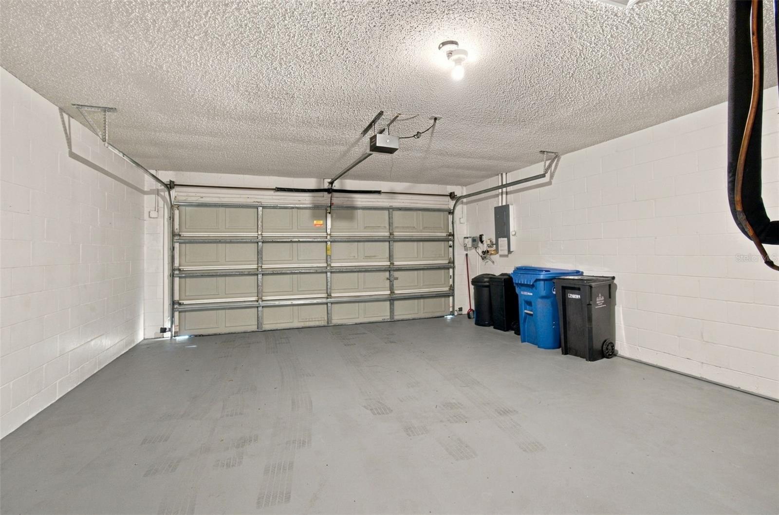 610 LAKEMONT DR — photo 14