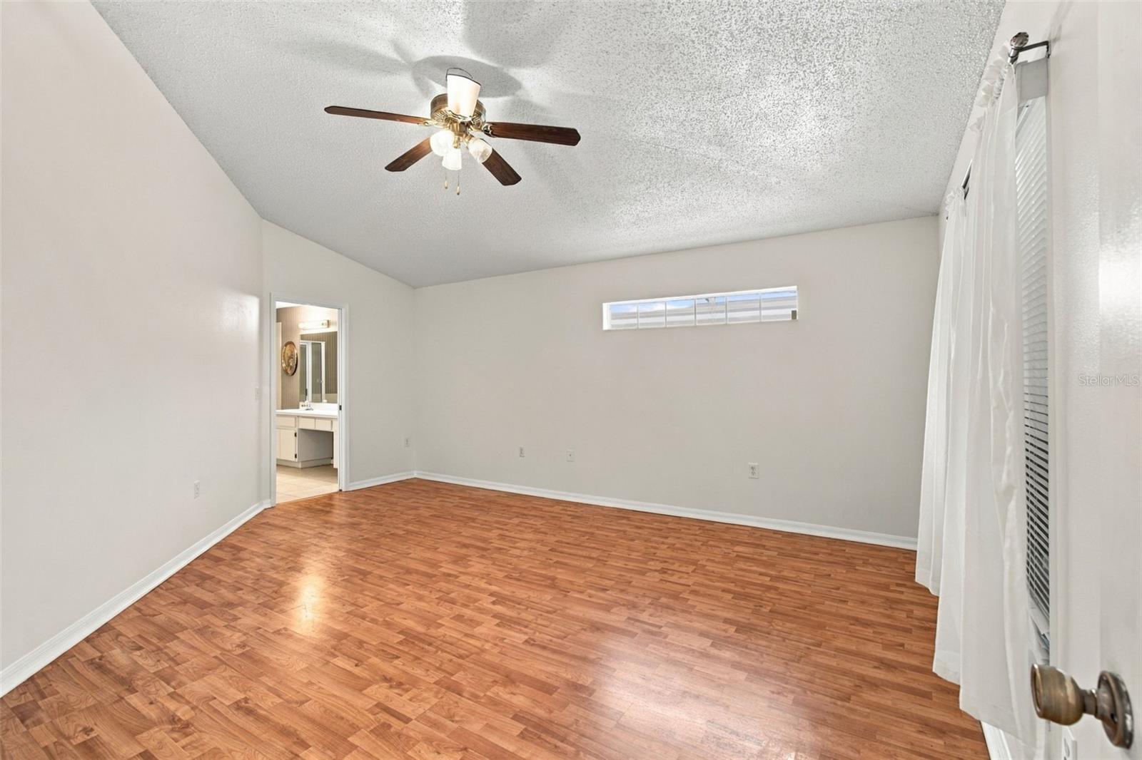 610 LAKEMONT DR — photo 7