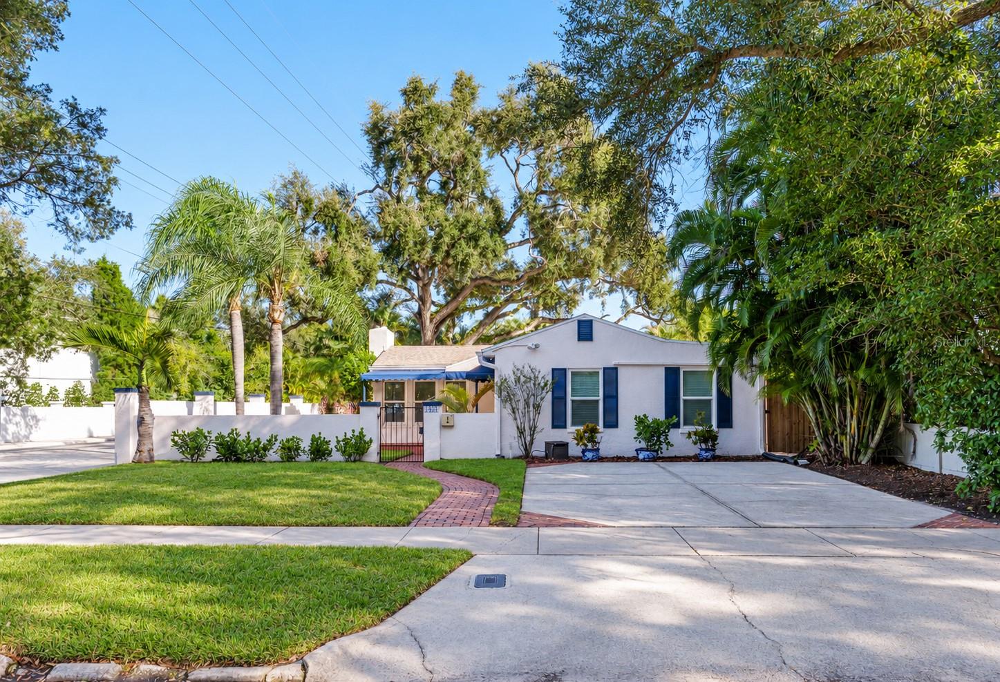2633 W SUNSET DR — photo 2