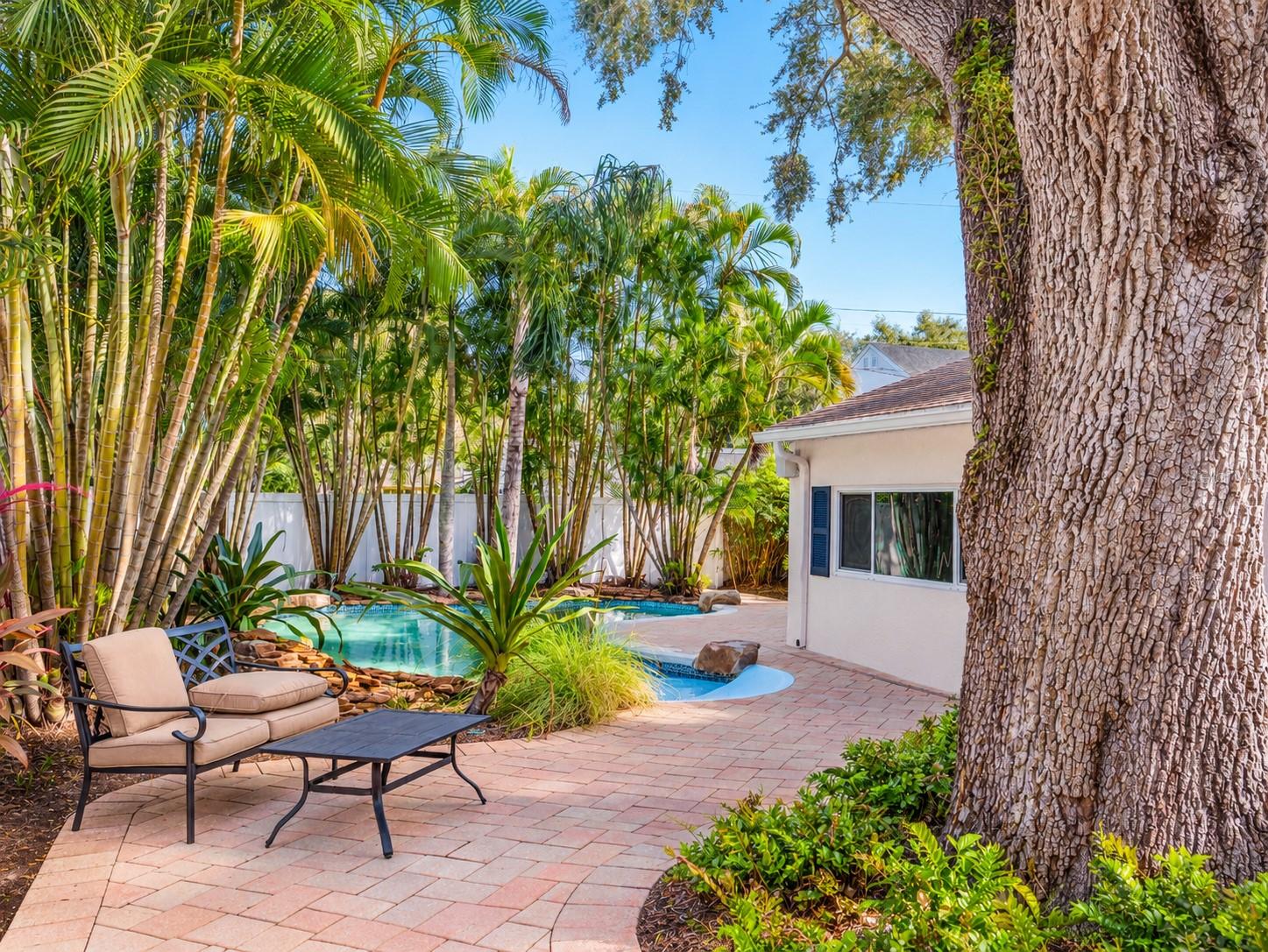 2633 W SUNSET DR — photo 40