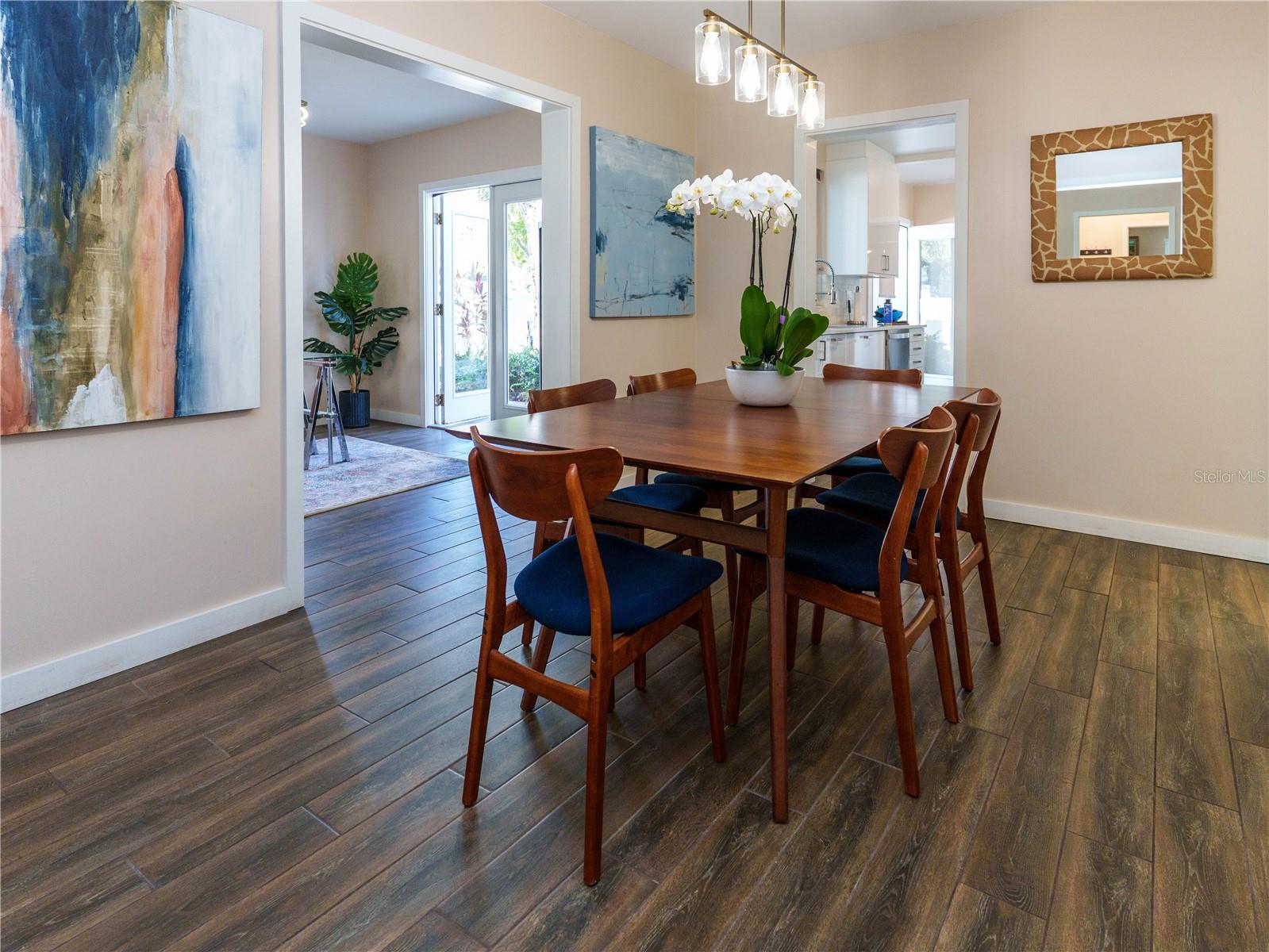 2633 W SUNSET DR — photo 10