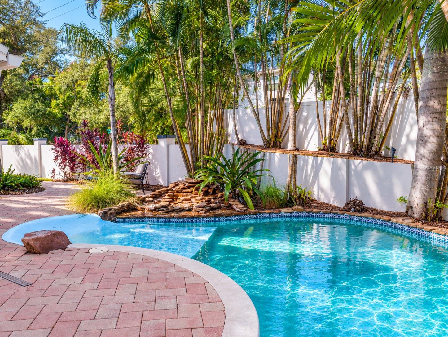 2633 W SUNSET DR — photo 46