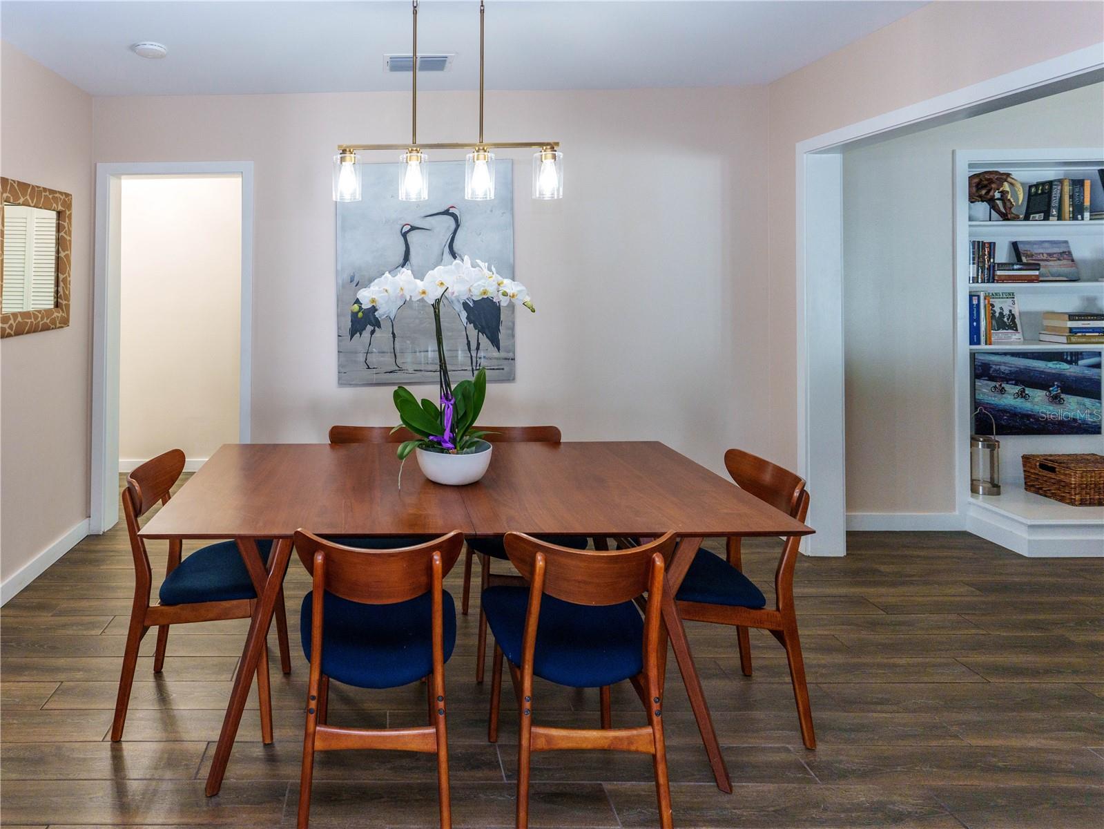 2633 W SUNSET DR — photo 9