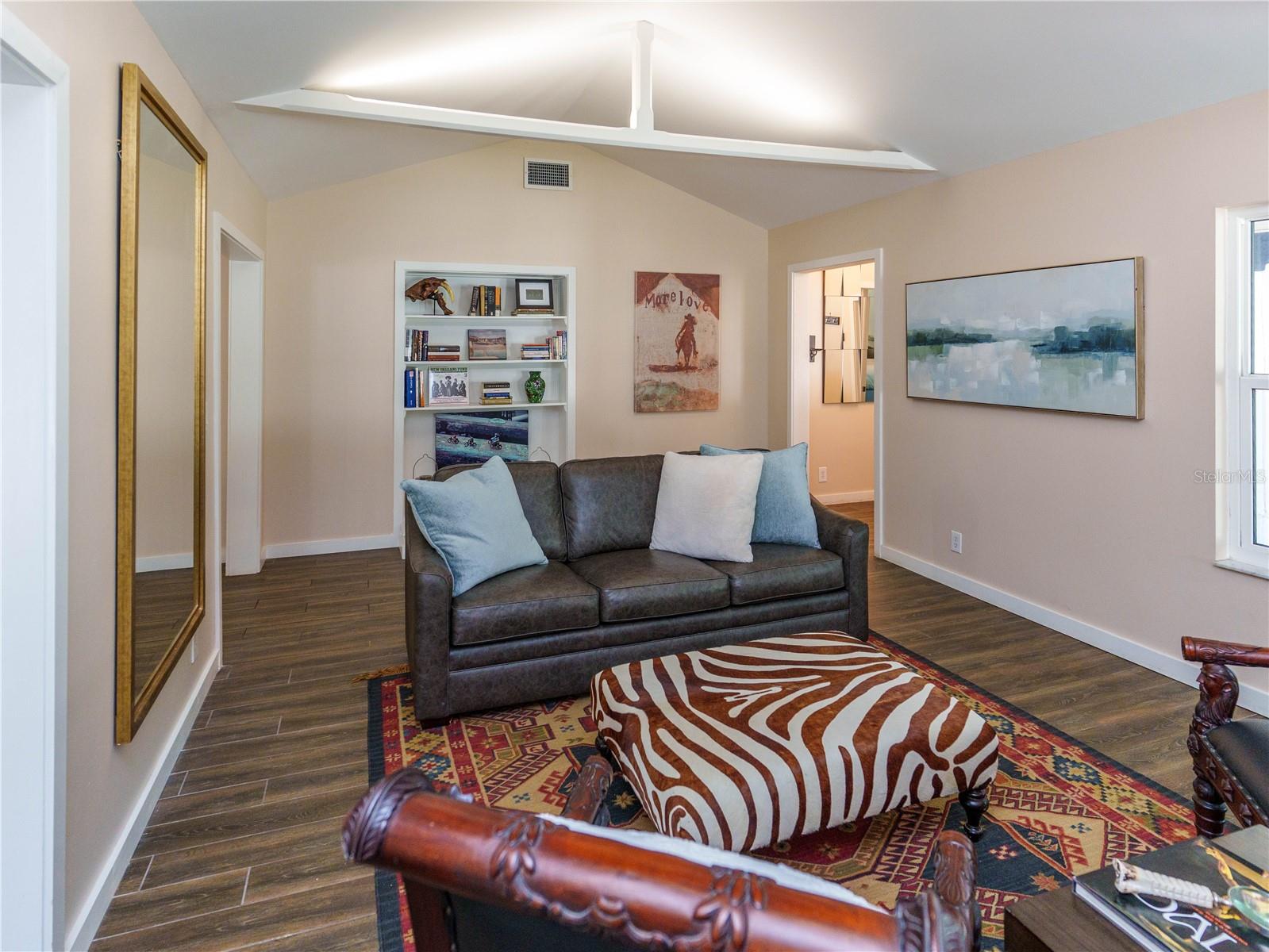 2633 W SUNSET DR — photo 5