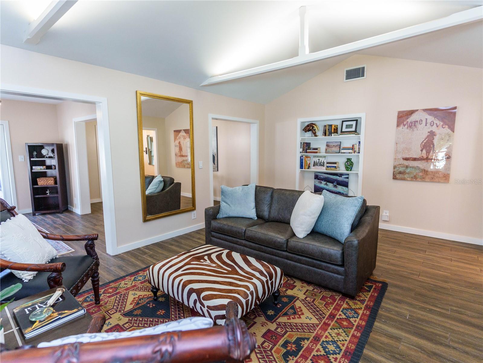 2633 W SUNSET DR — photo 6