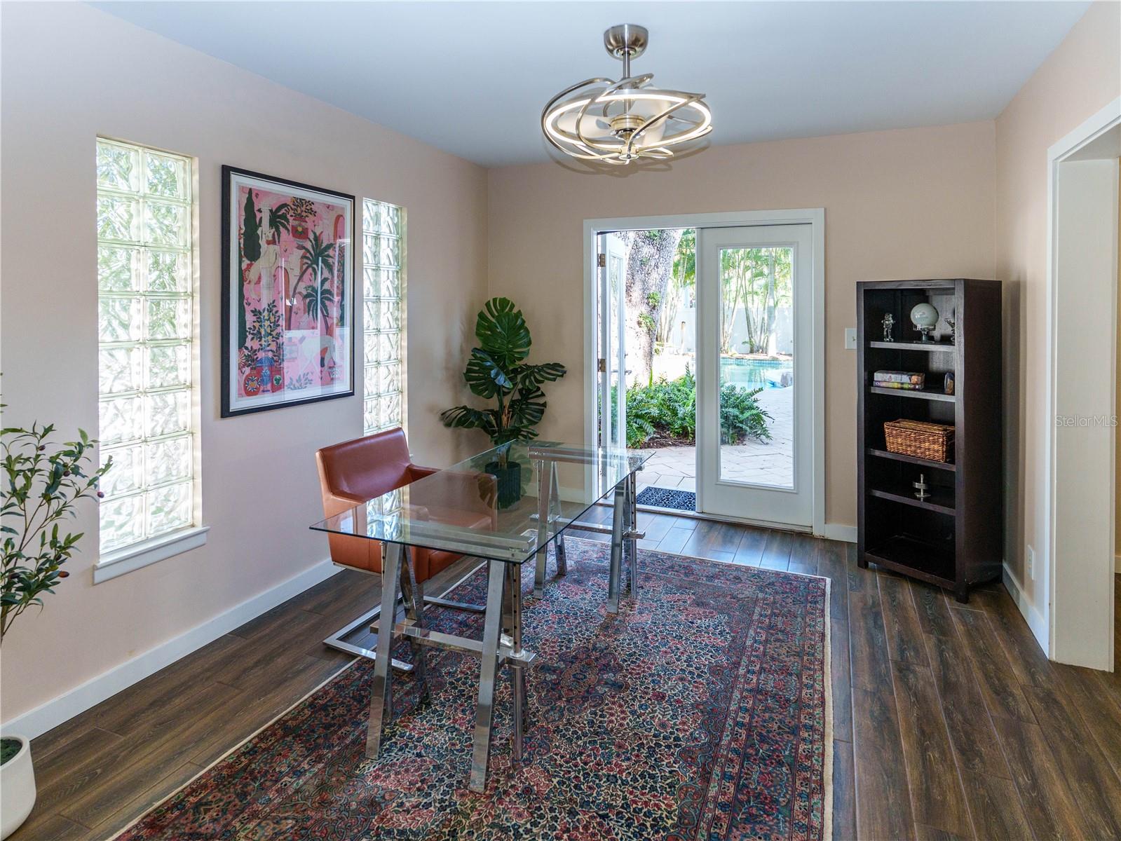 2633 W SUNSET DR — photo 8