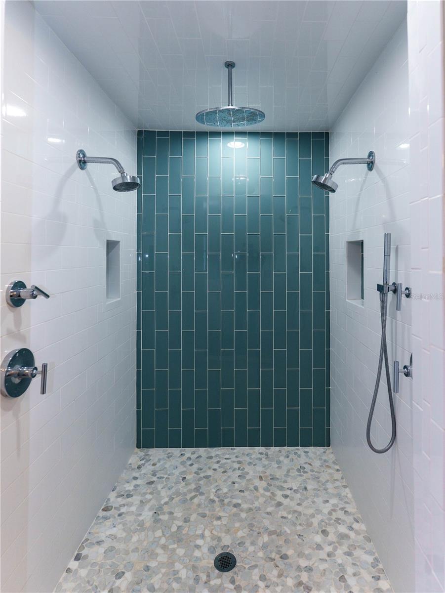 2633 W SUNSET DR — photo 25