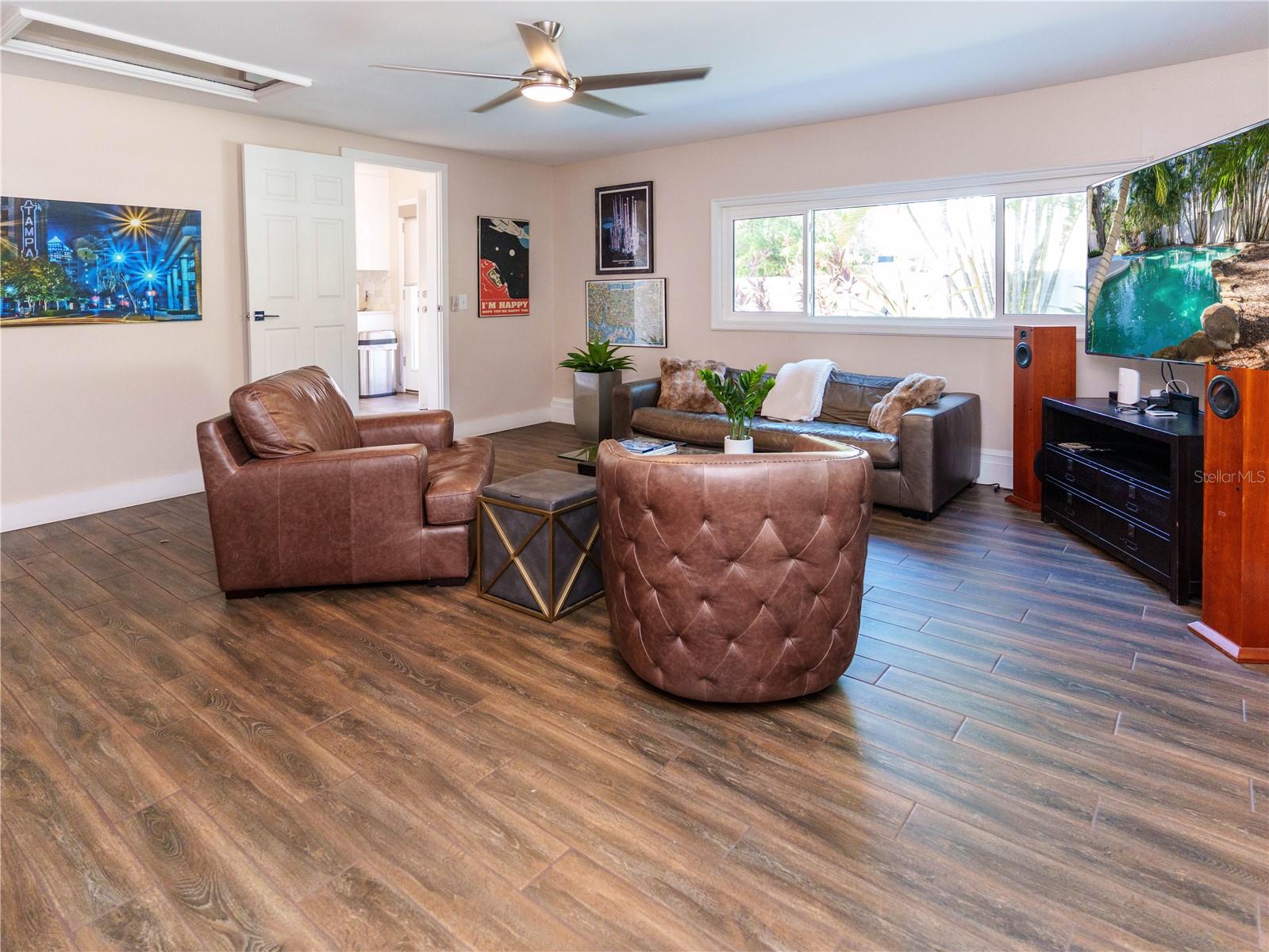 2633 W SUNSET DR — photo 20