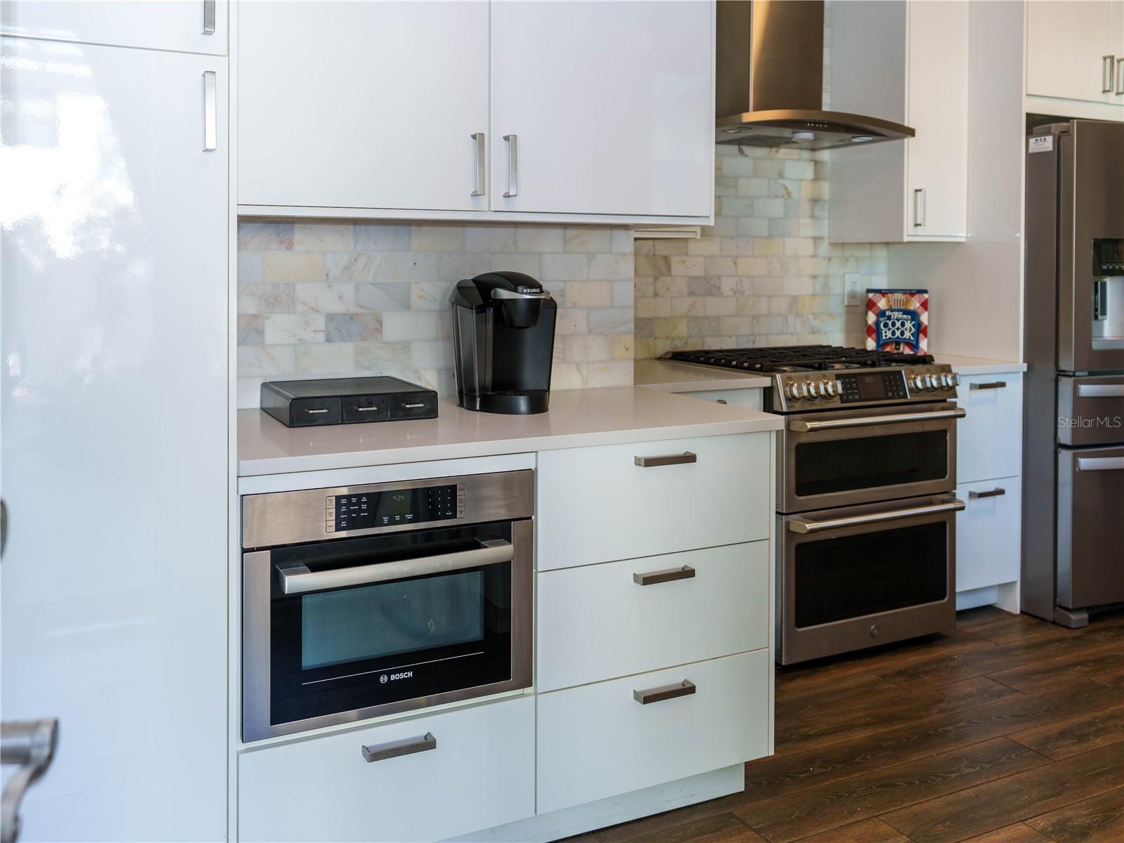2633 W SUNSET DR — photo 16