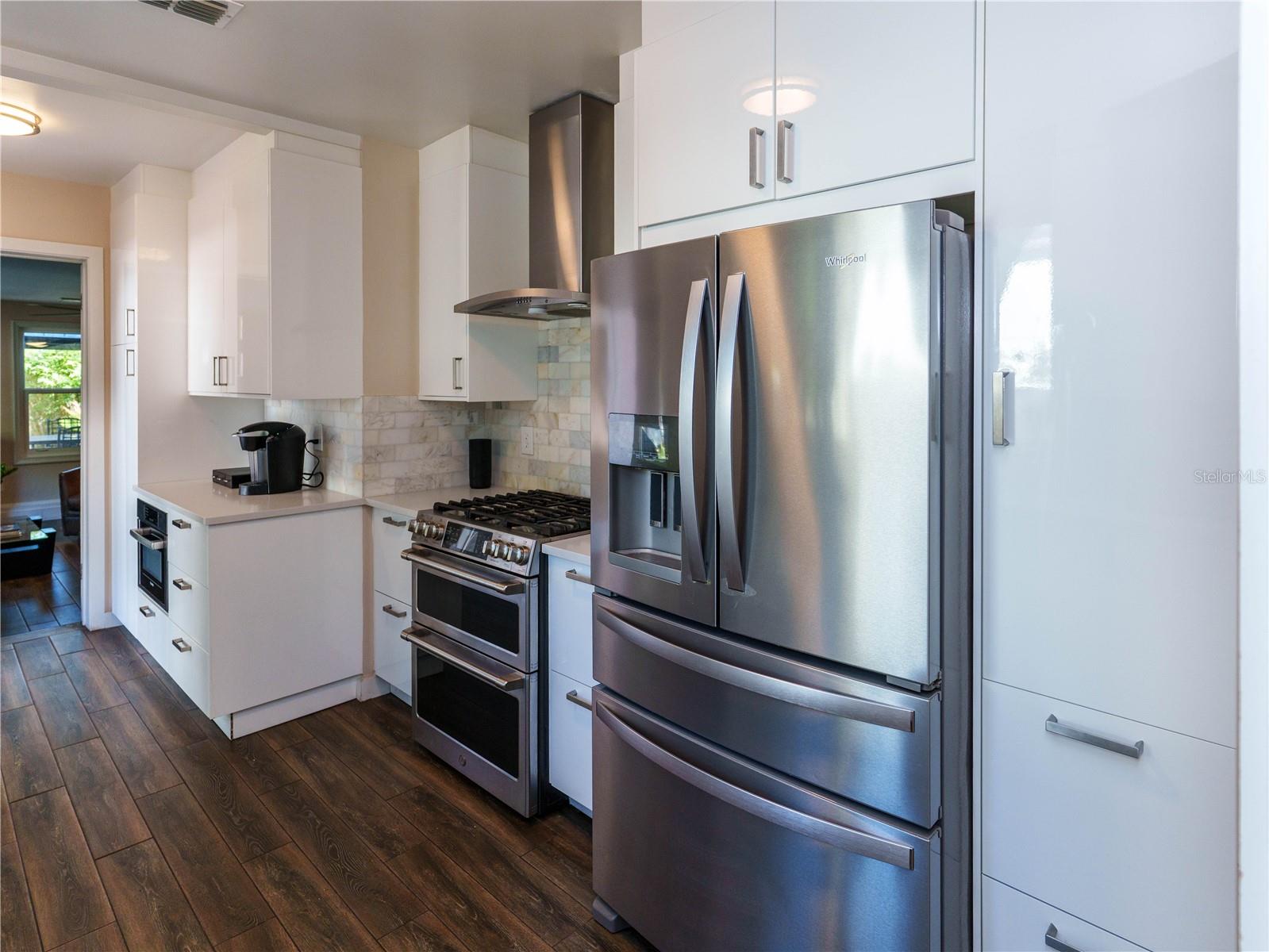 2633 W SUNSET DR — photo 13