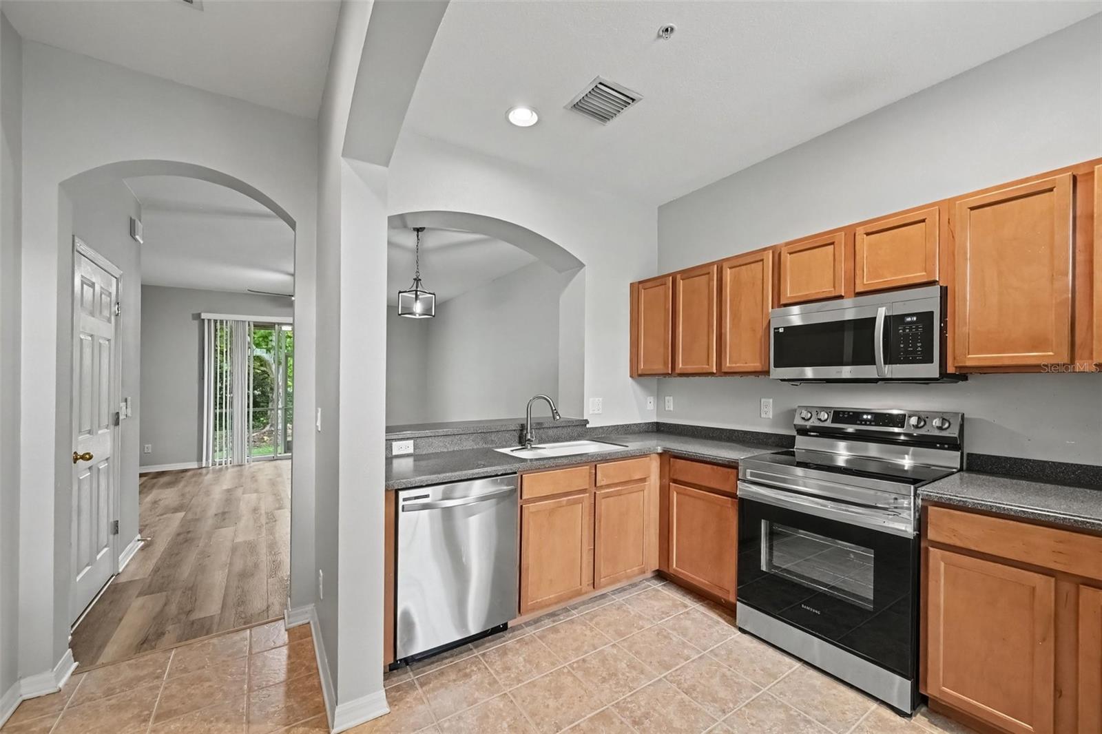 1125 GRANTHAM DR — photo 18