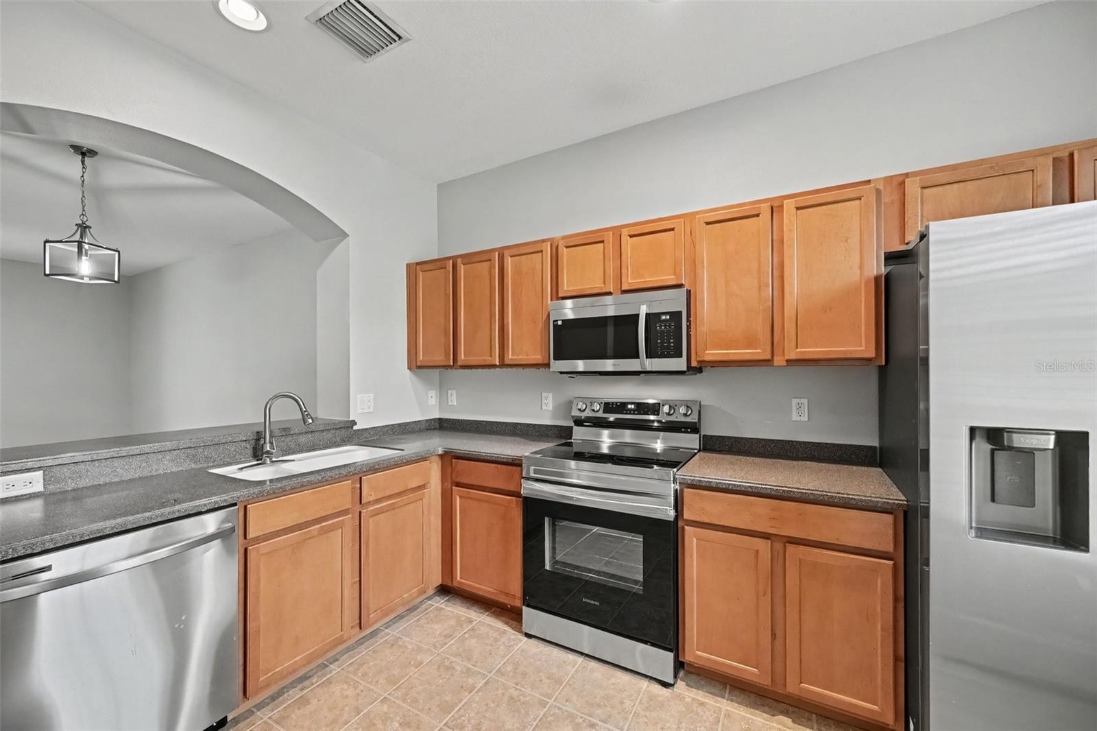 1125 GRANTHAM DR — photo 17