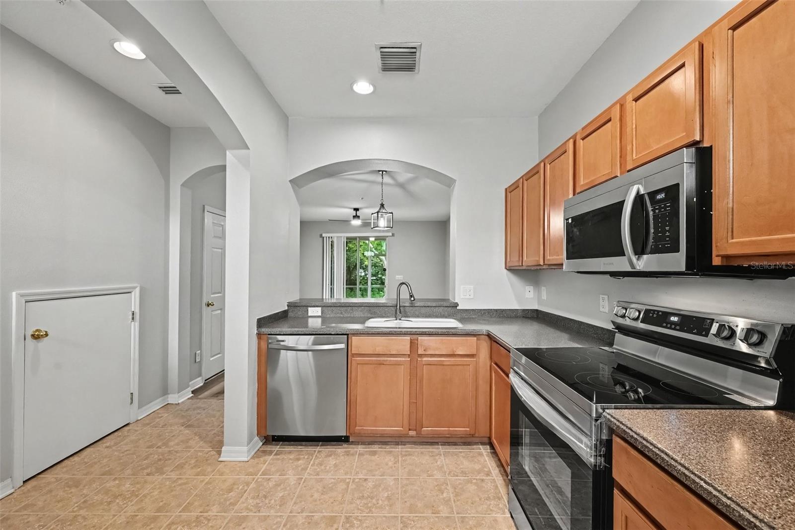 1125 GRANTHAM DR — photo 11