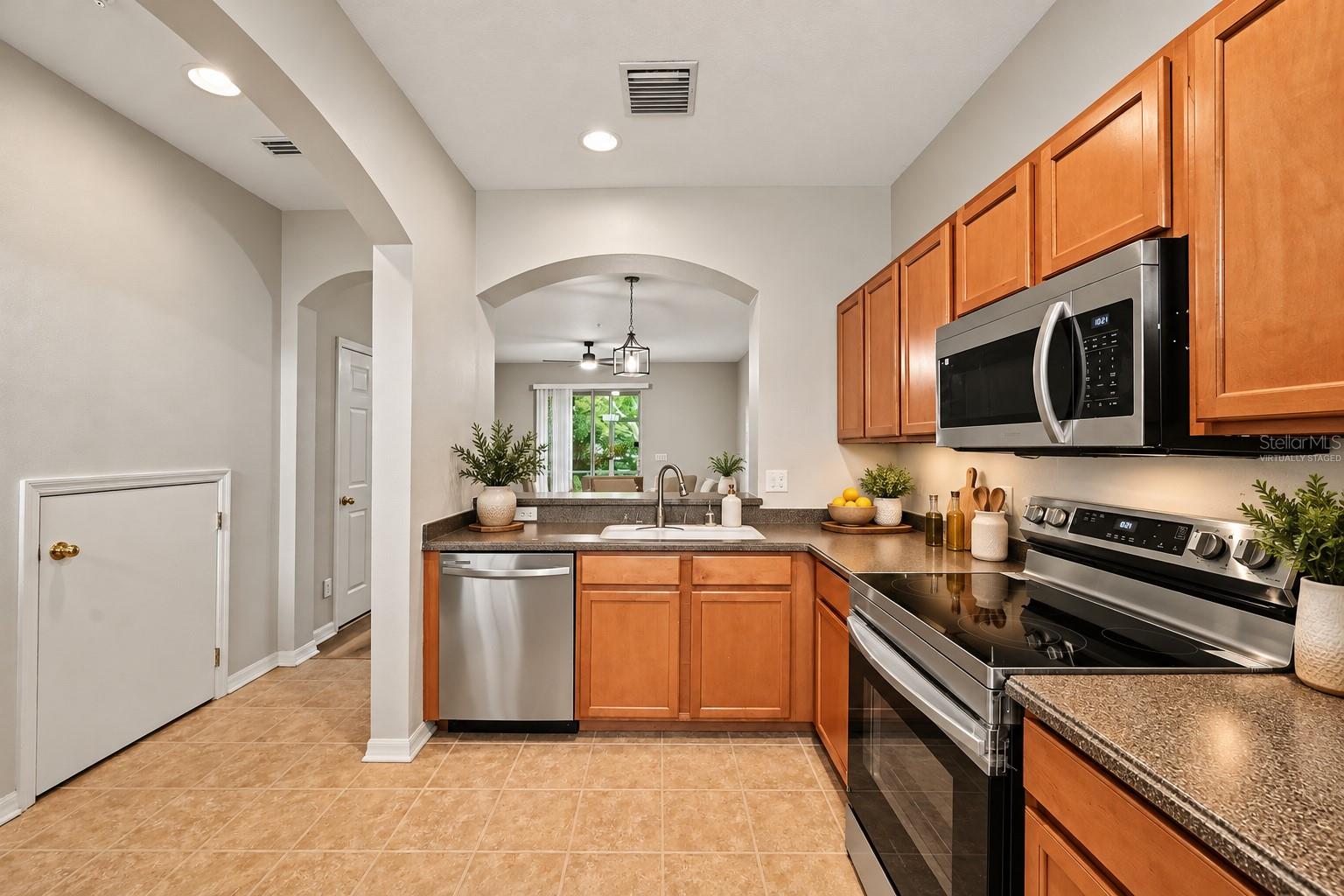 1125 GRANTHAM DR — photo 12