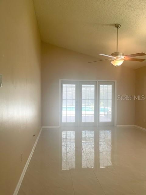 1520 ATTLEBORO LN — photo 25