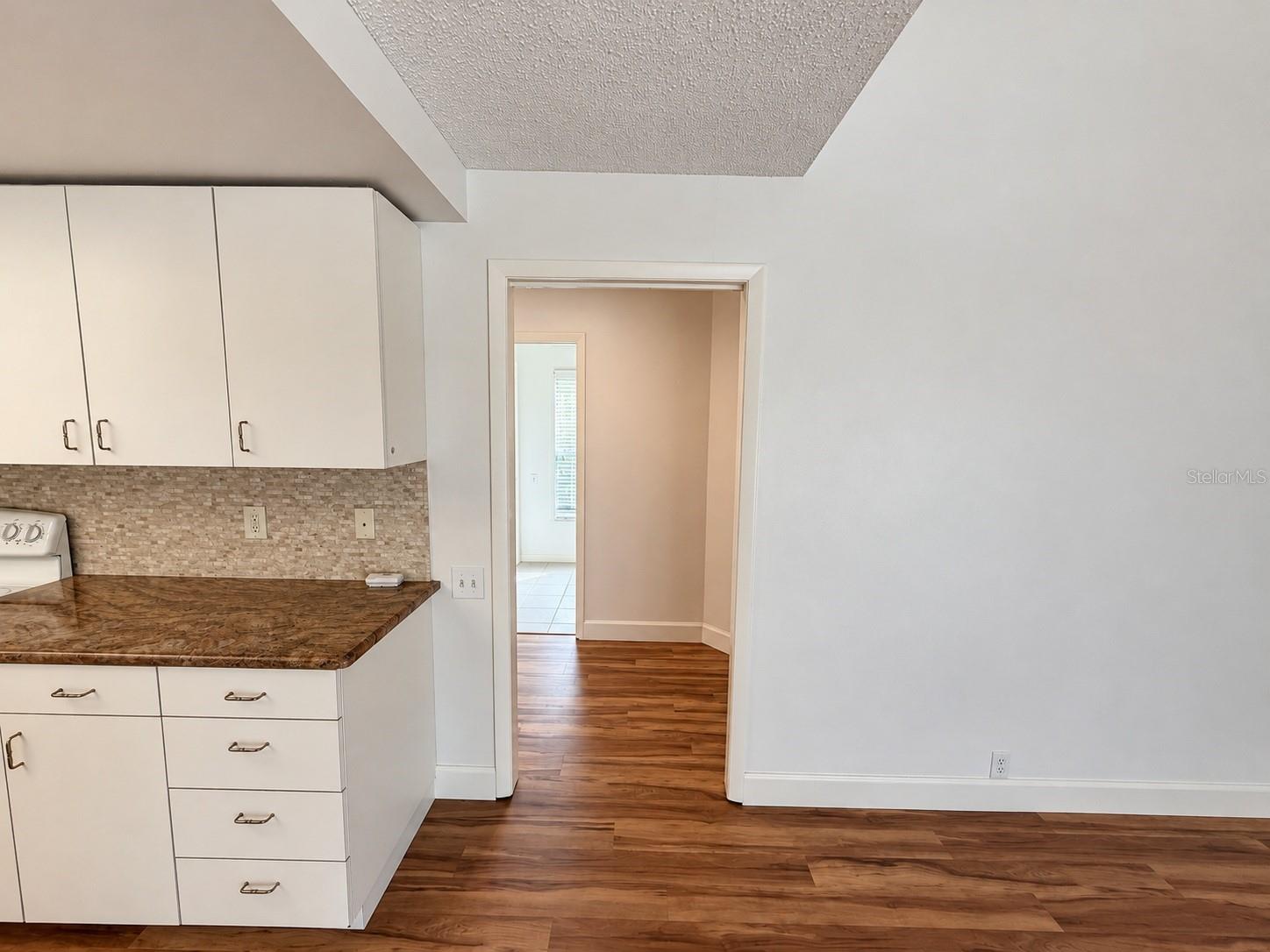 4871 WINTERHAVEN DR — photo 15