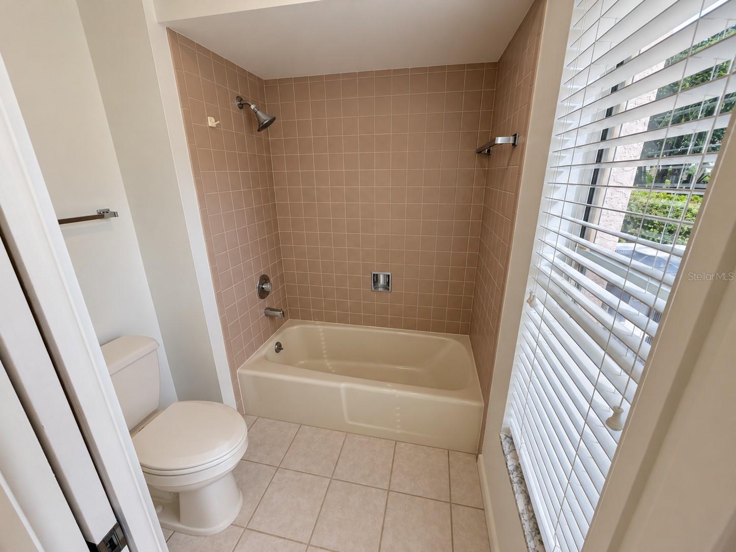 4871 WINTERHAVEN DR — photo 17