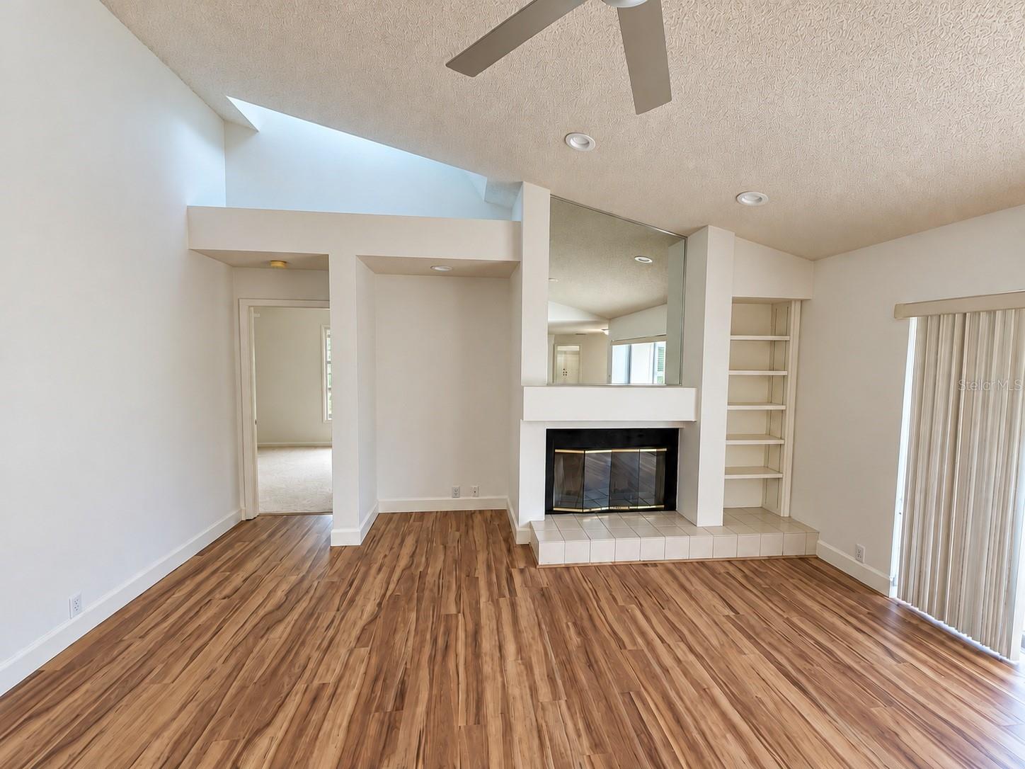 4871 WINTERHAVEN DR — photo 10
