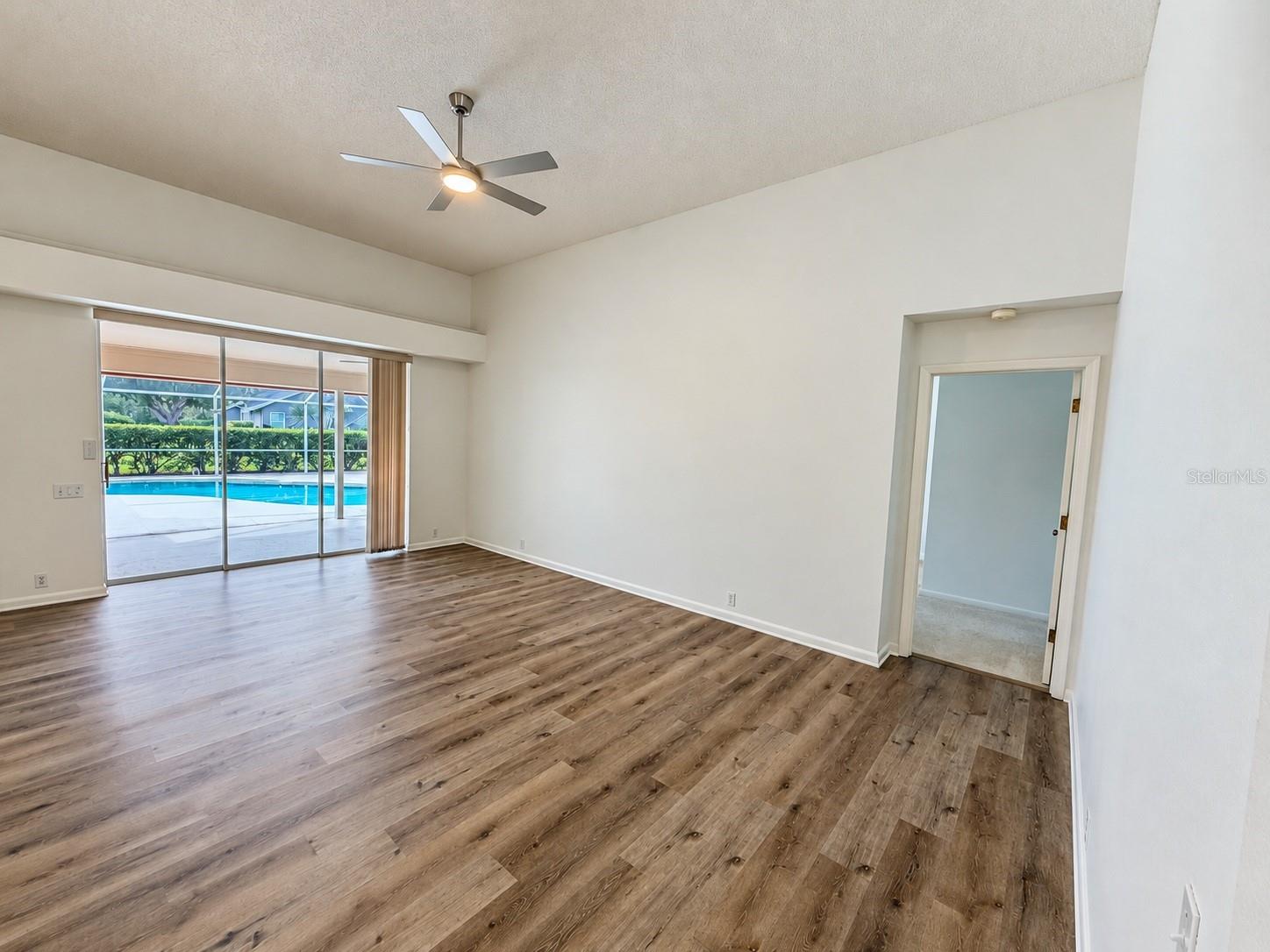 4871 WINTERHAVEN DR — photo 11