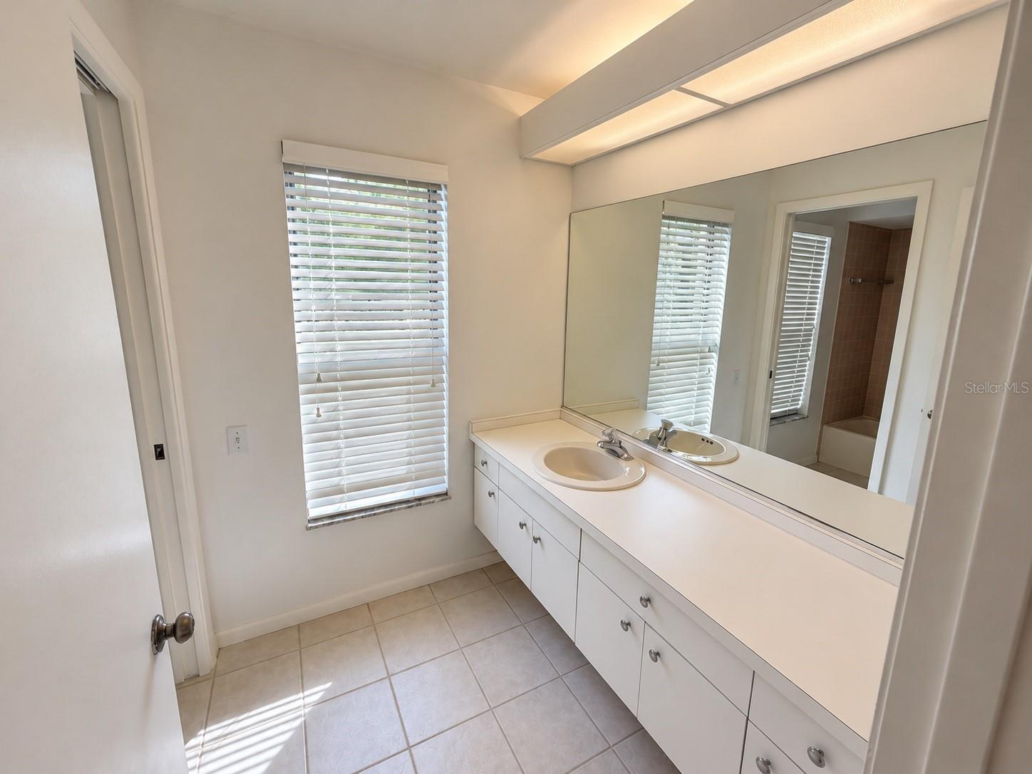 4871 WINTERHAVEN DR — photo 18