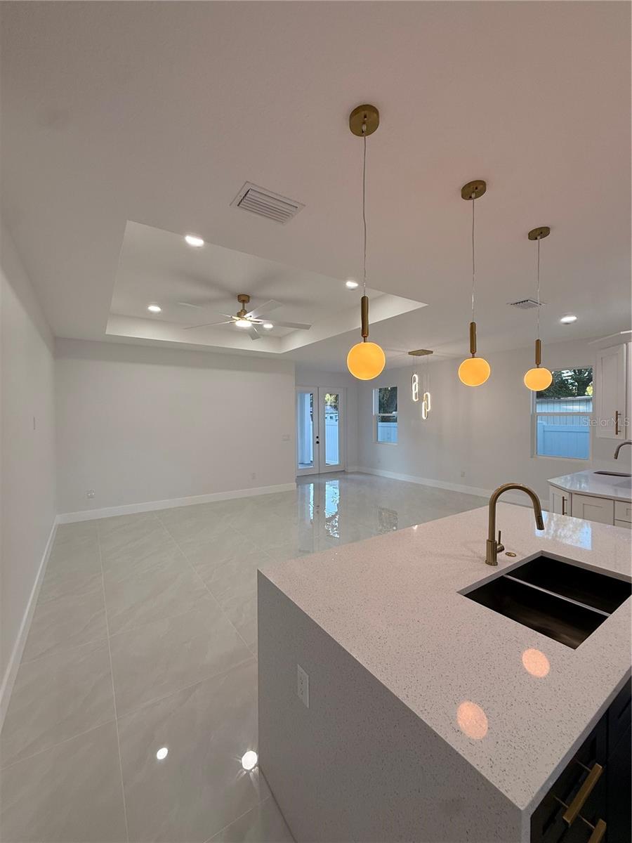 8606 N ALASKA ST — photo 16