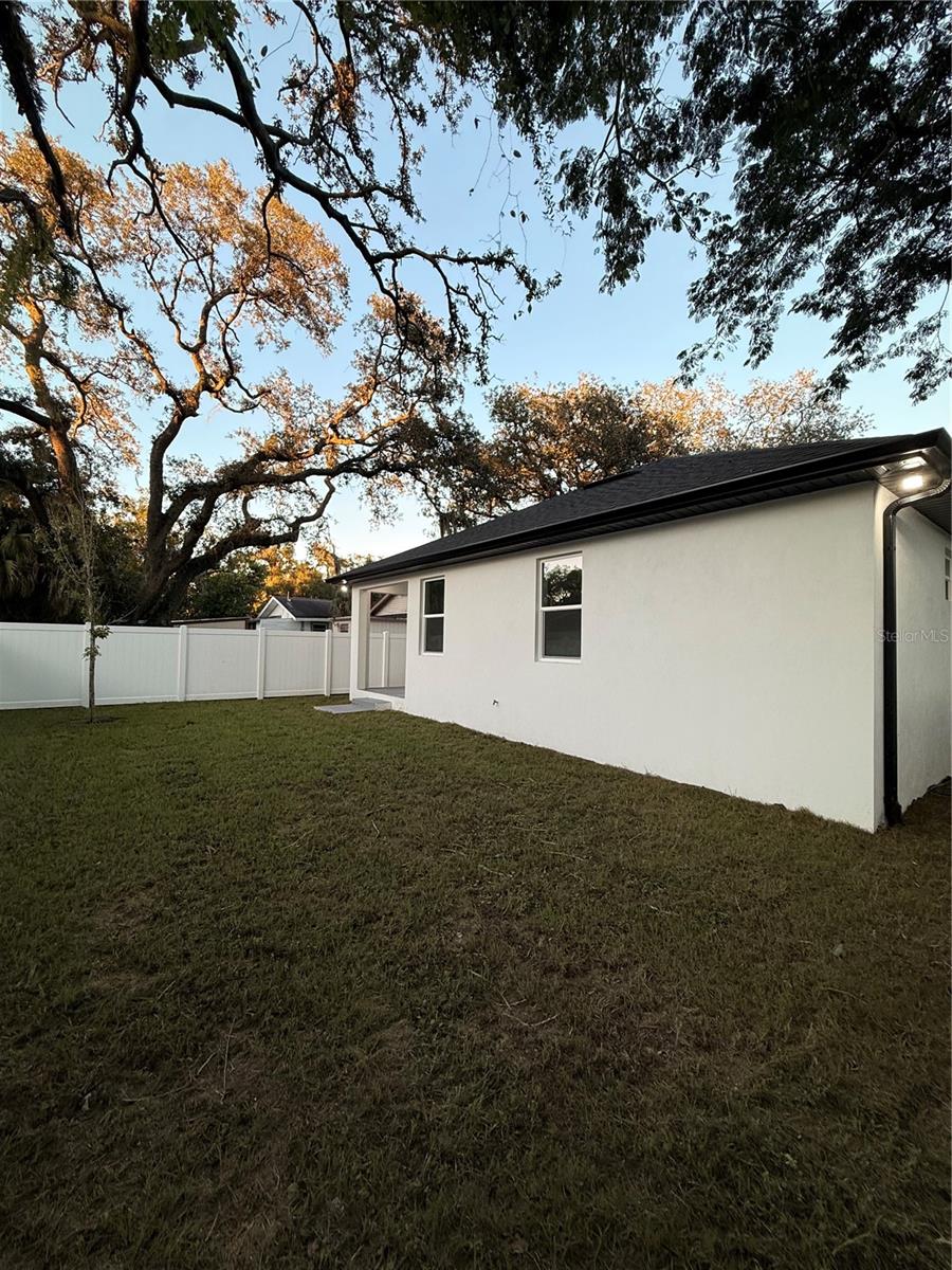 8606 N ALASKA ST — photo 32