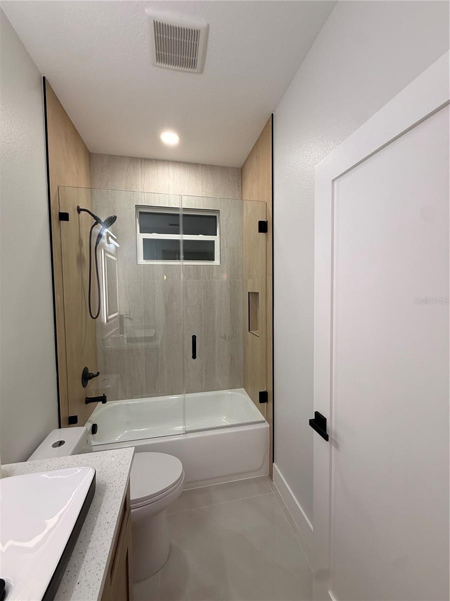 8606 N ALASKA ST — photo 34