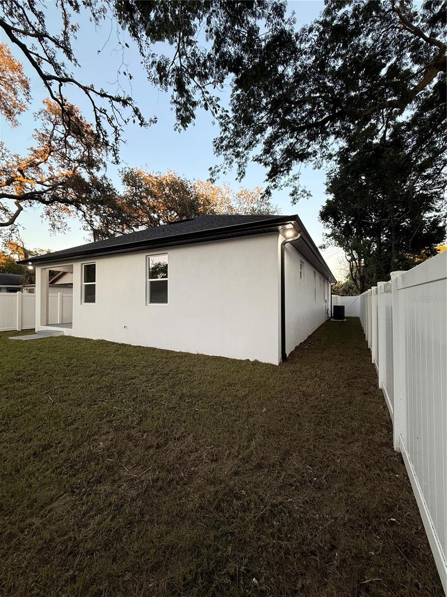 8606 N ALASKA ST — photo 33