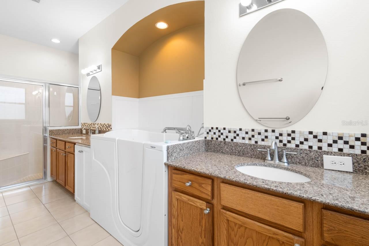 1009 CHELSEA GREENS CT #37 — photo 15