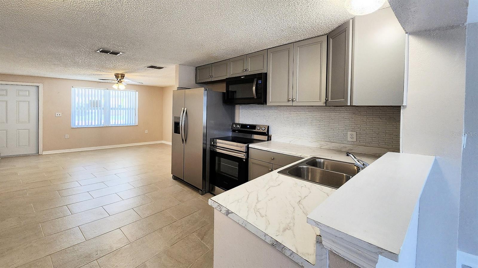 13738 MELANIE AVE — photo 6