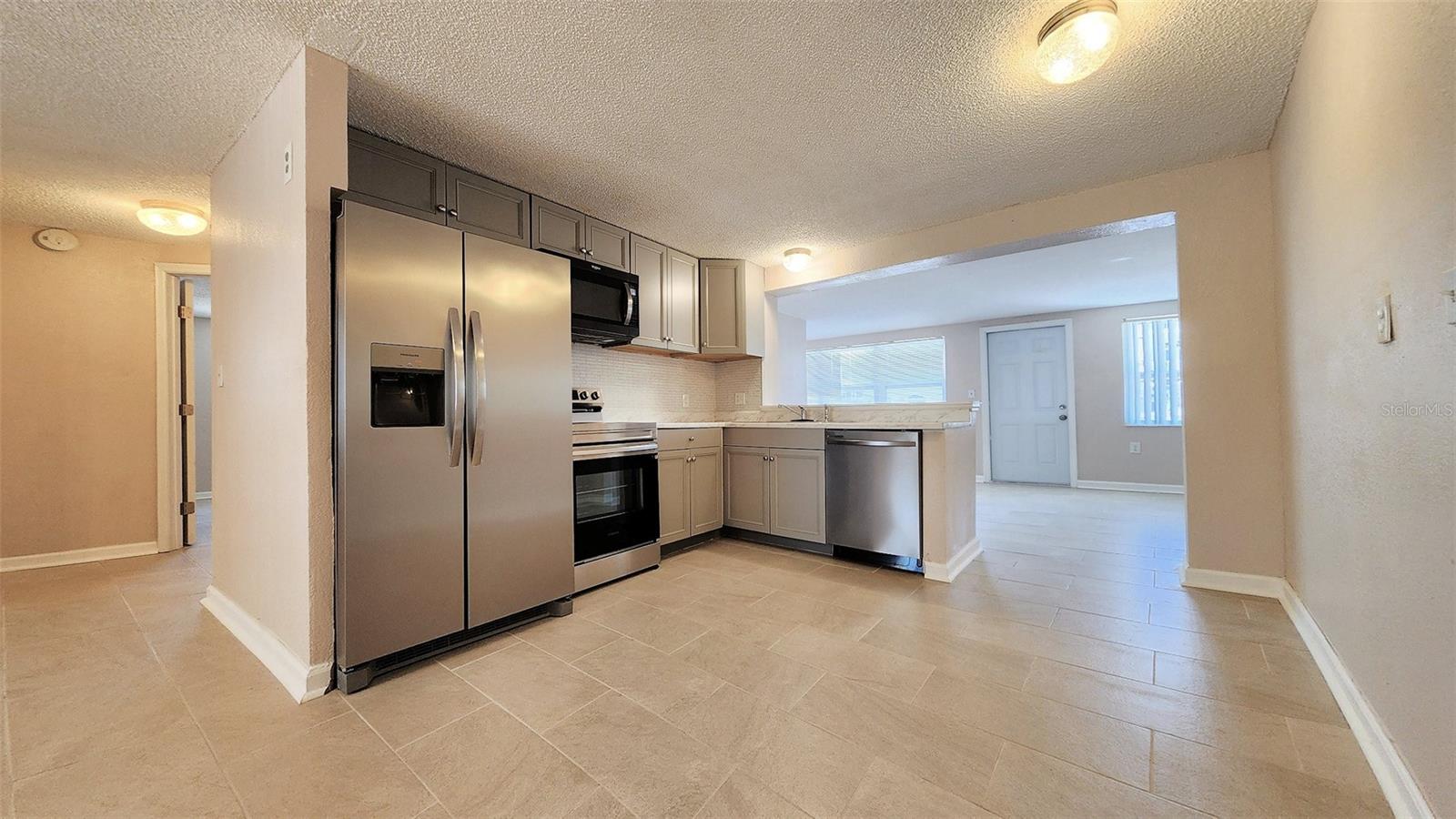 13738 MELANIE AVE — photo 5