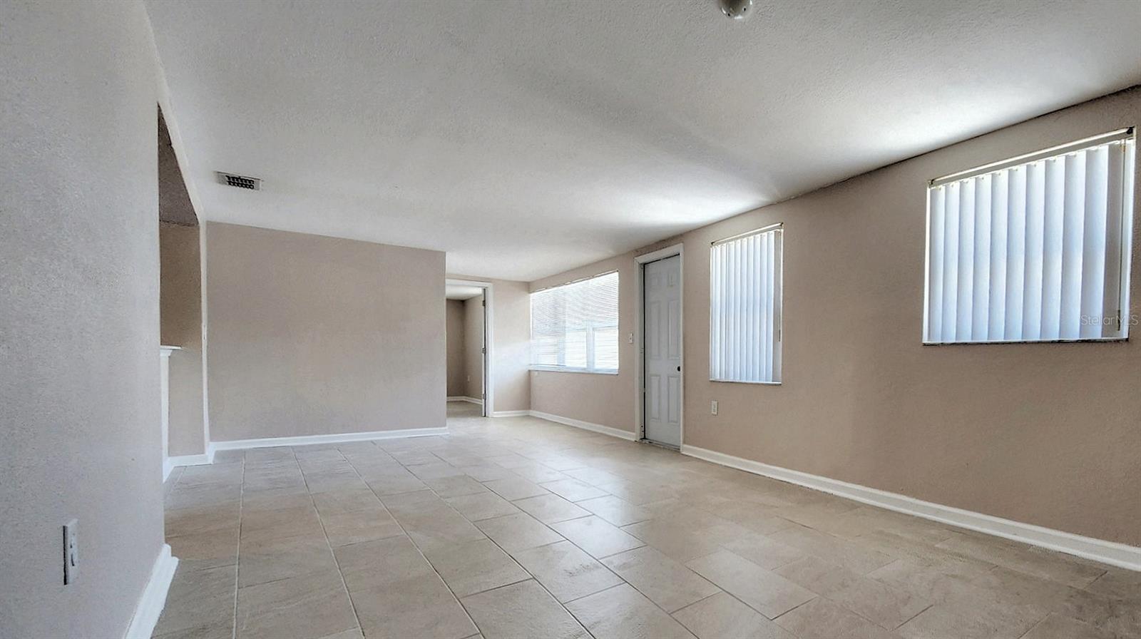 13738 MELANIE AVE — photo 8