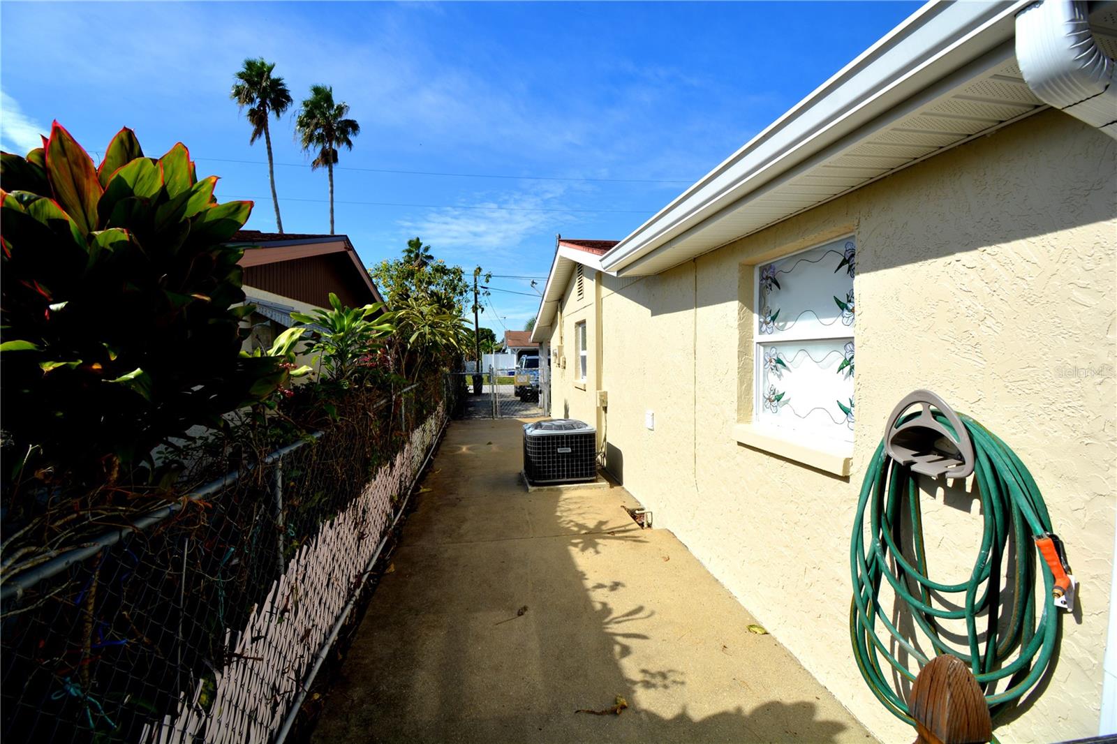 13738 MELANIE AVE — photo 33