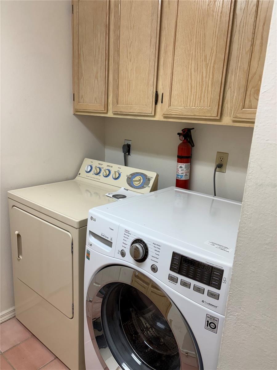 402 DATE PALM CT NE — photo 19