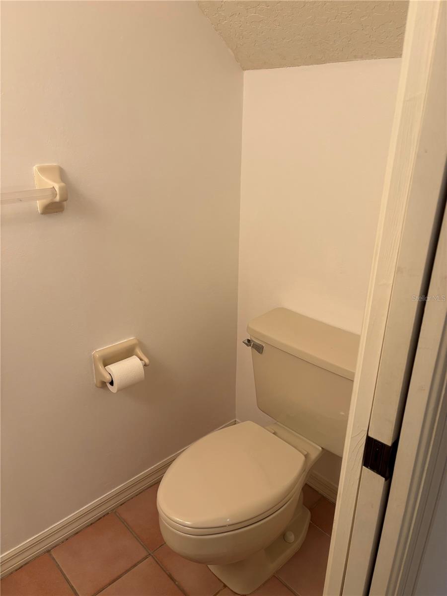 402 DATE PALM CT NE — photo 17
